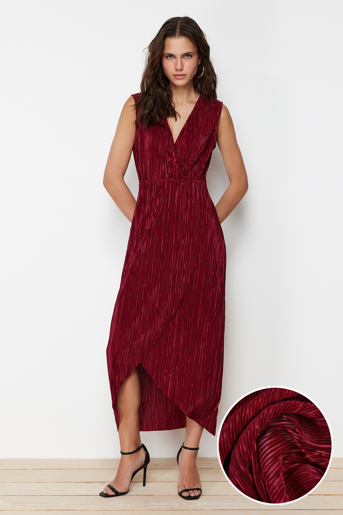 Levně Trendyol Burgundy Pleat Regular/Normal Fit Double Breasted Neck Knitted Maxi Dress