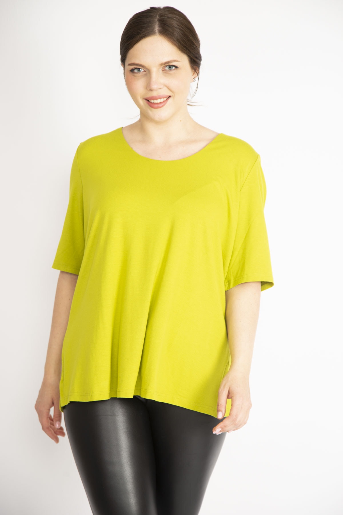 Levně Şans Women's Colorful Plus Size Front Two Layer Short Sleeve Lycra Blouse