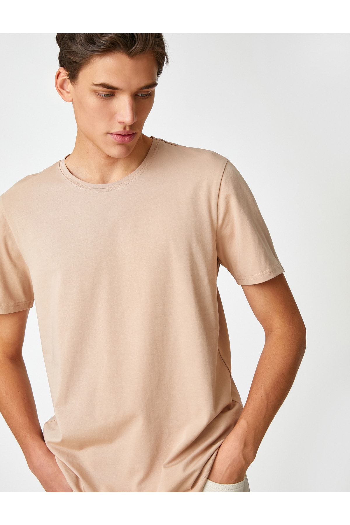 Levně Koton Basic T-Shirt Label Detailní krátký rukáv Crew Neck Cotton