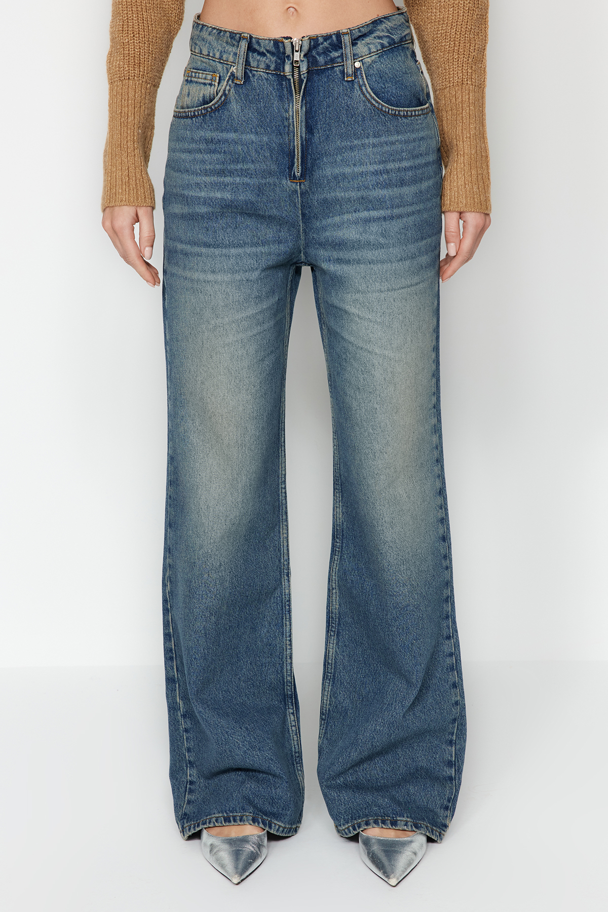 Levně Trendyol Blue Pale Effect Vintage Zipper Detail High Waist Wide Leg Jeans