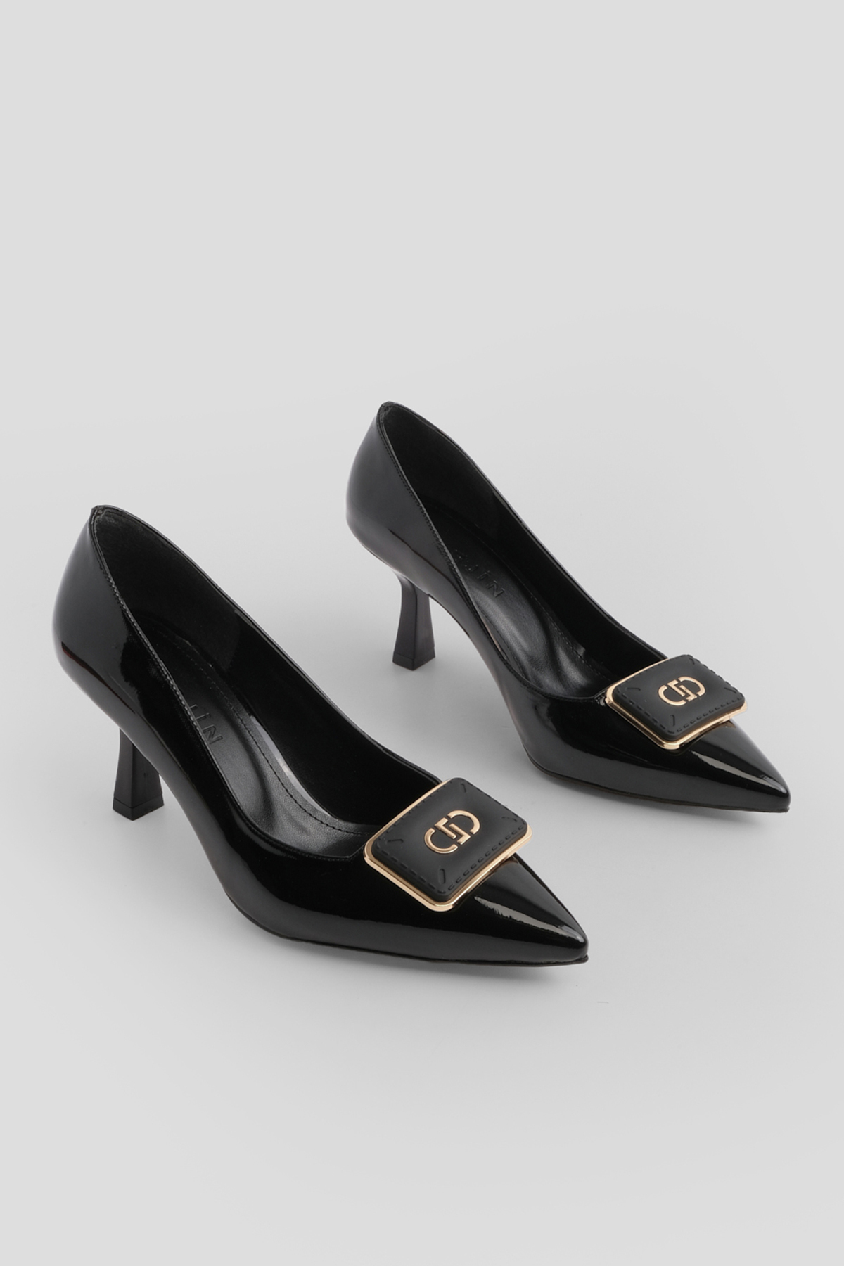 Levně Marjin Women's Pointed Toe Buckle Thin Heel Classic Heel Shoes Elsem Black Patent Leather