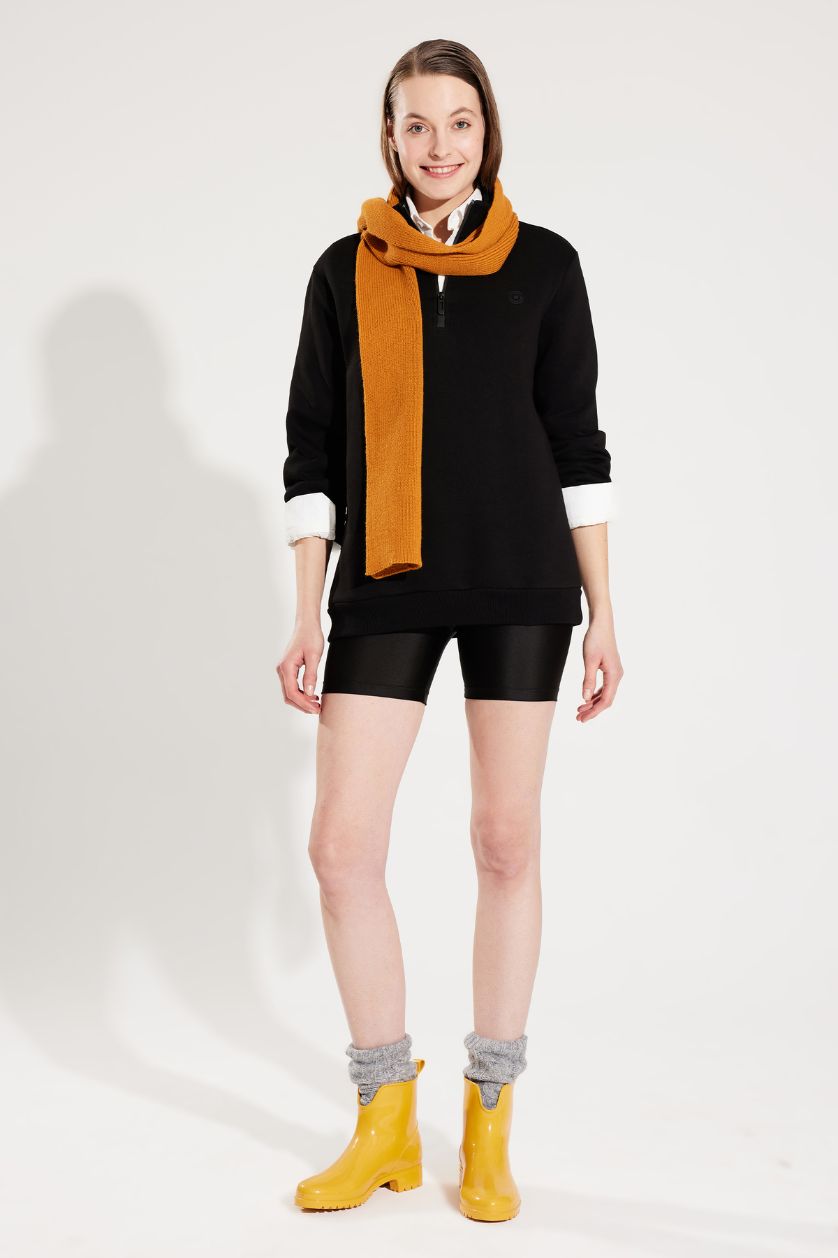 Avva Black Unisex Sweatshirt Stand Collar Zippered Fleece Inside 3 Thread Regular Fit