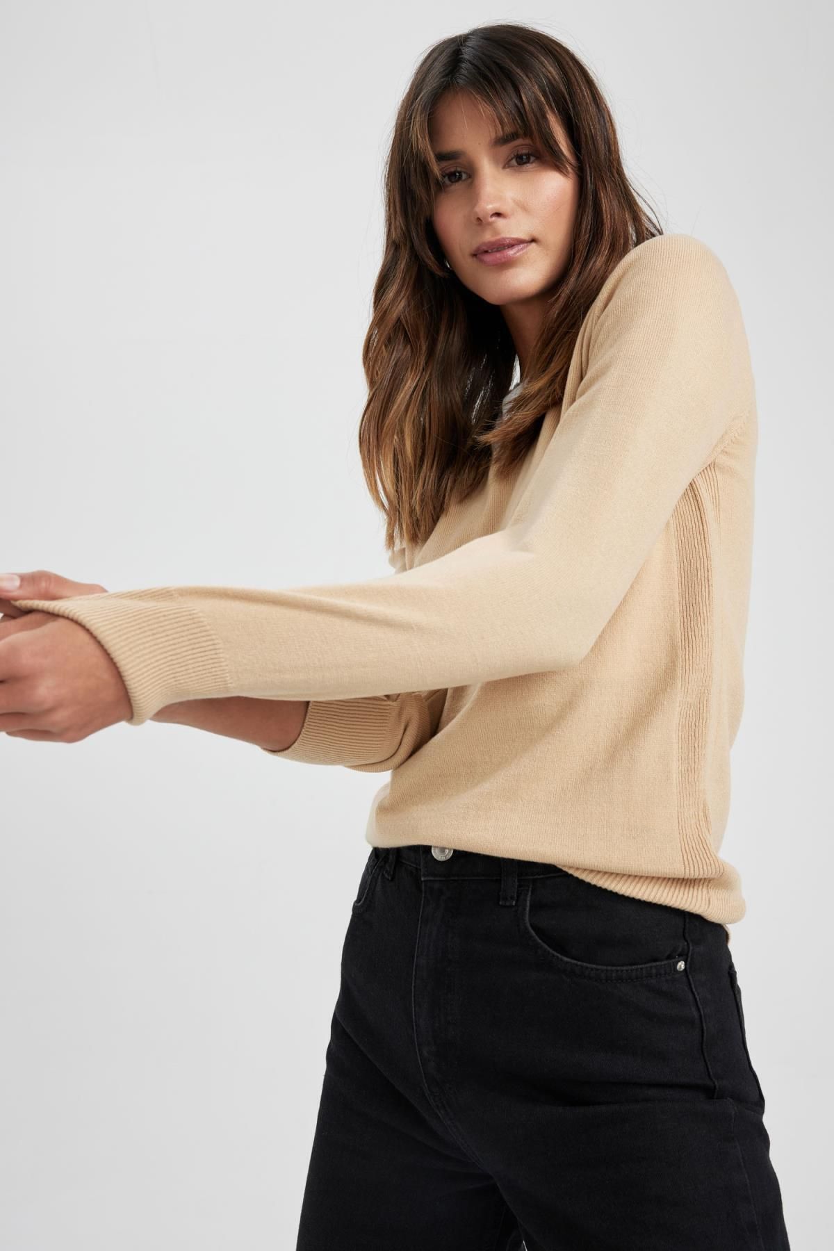 DEFACTO Regular Fit V Neck Basic Plain Knitted Sweater