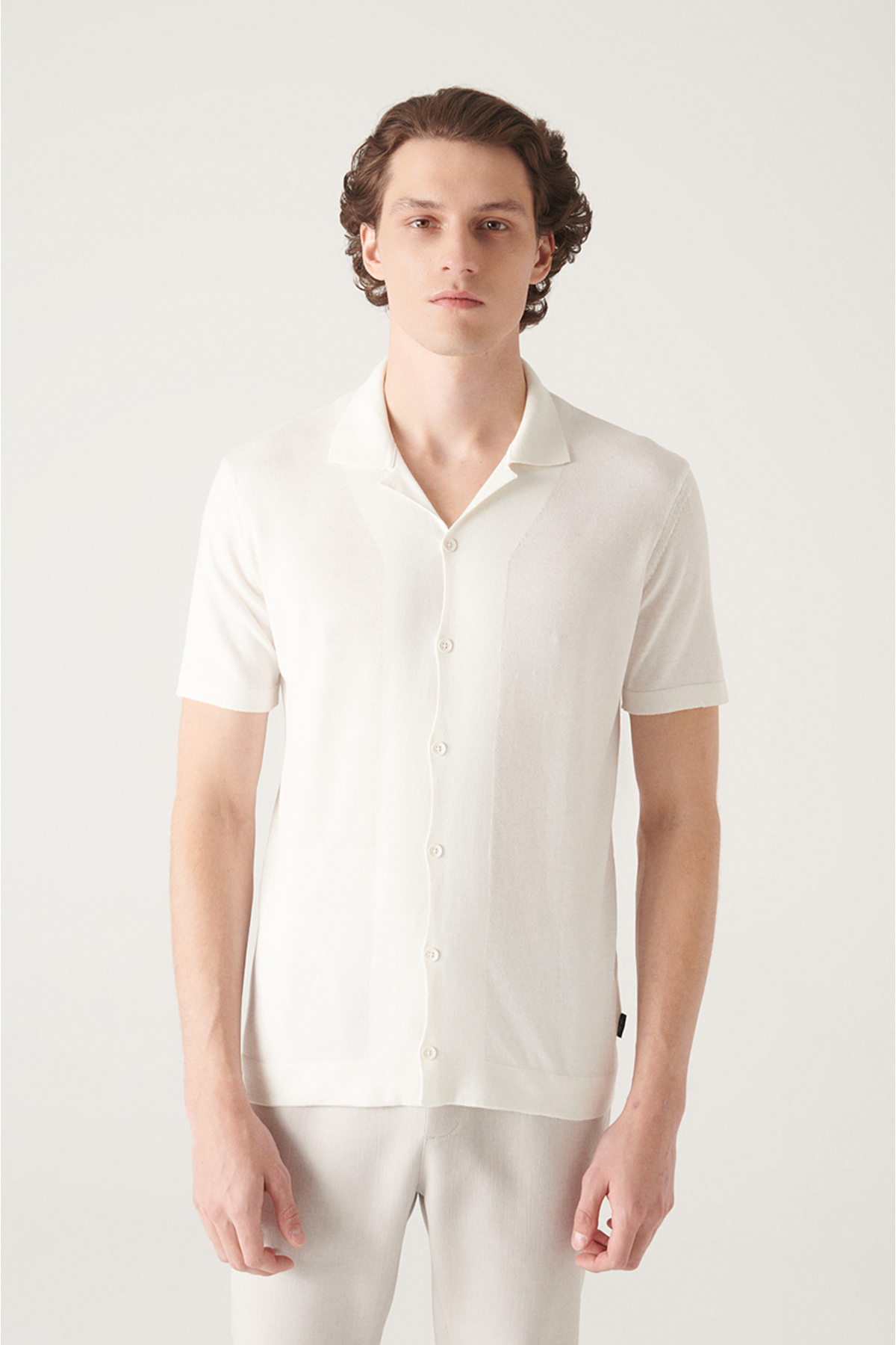 Avva Men's White Cuban Collar Buttoned Standard Fit Normal Cut Knitwear T-shirt