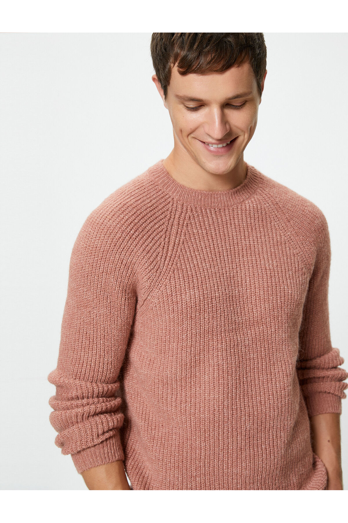 Levně Koton Knitwear Sweater Crew Neck Soft Textured Slim Fit Long Sleeve
