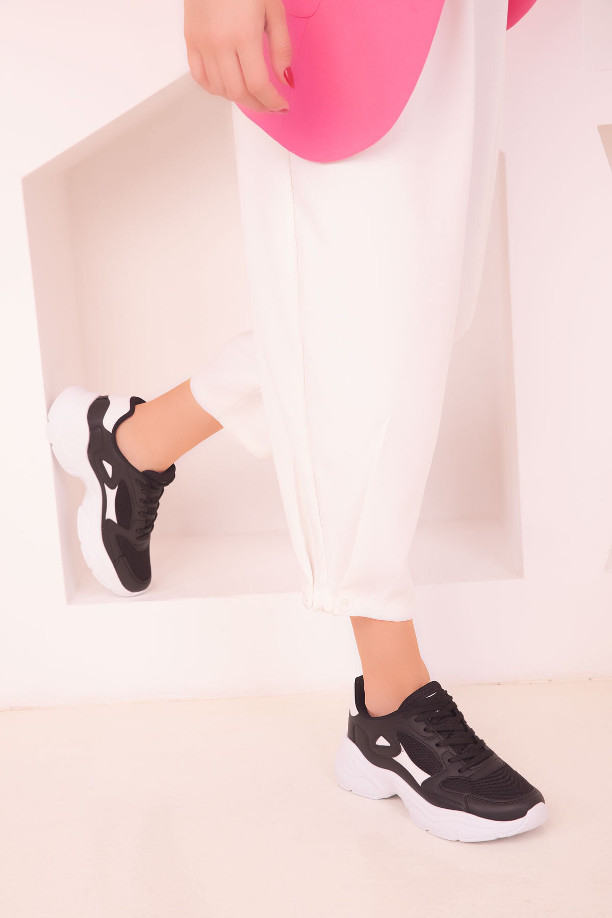 Soho Women's Black And White Sneakers 18147