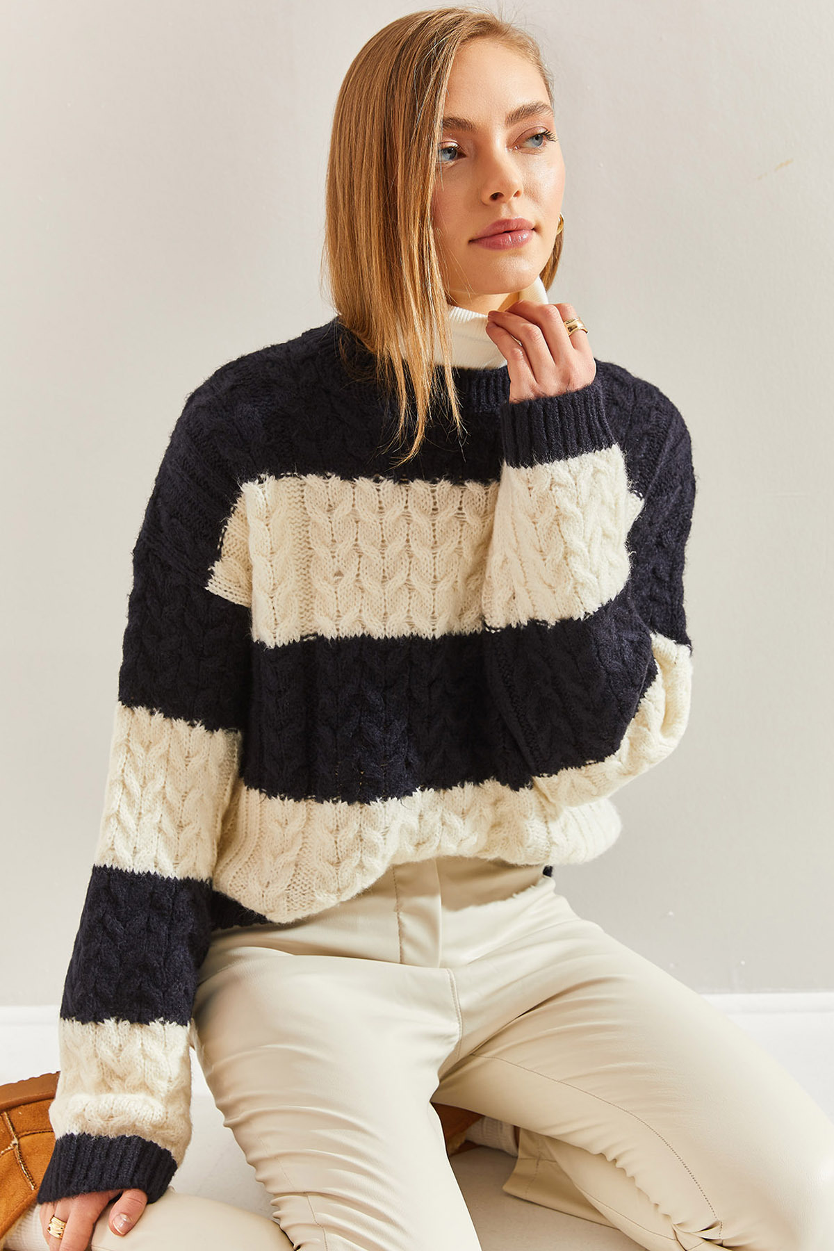 Bianco Lucci Women's Hair Knit Patterned Knitwear Sweater