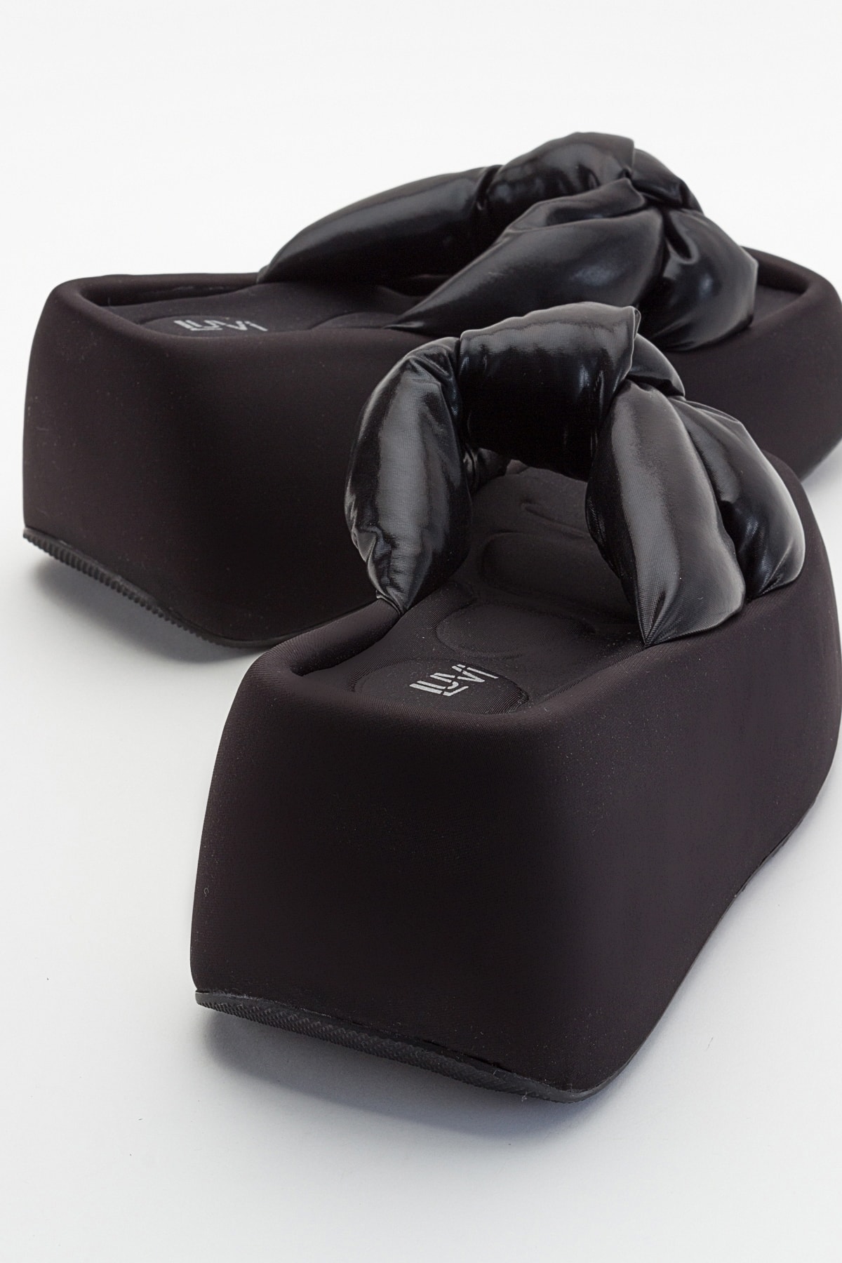 LuviShoes Regno Women&#039;s Black Wedge Heels Slippers