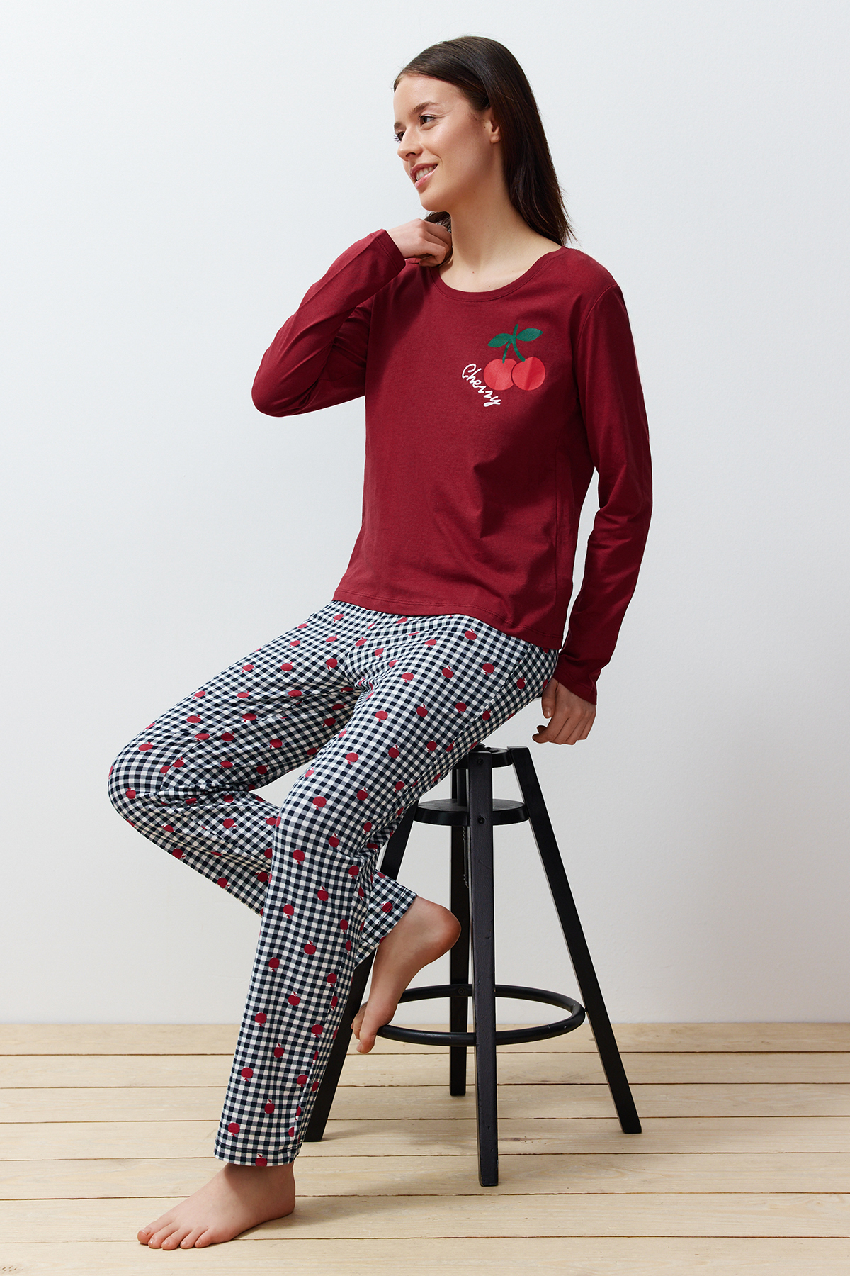Levně Trendyol Claret Red 100% Cotton Cherry Printed Plaid Knitted Pajamas Set