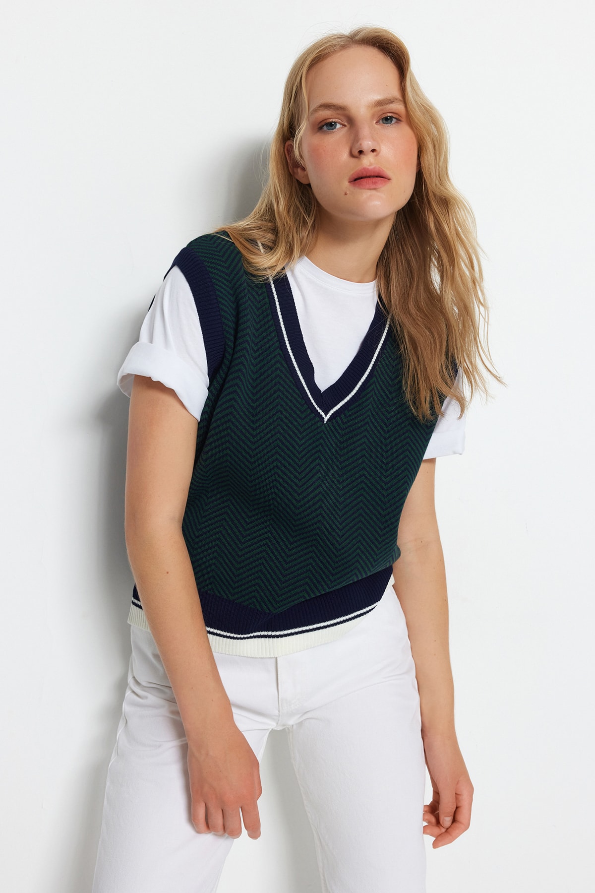 Trendyol Dark Navy V Neck Geometric Patterned Knitwear Sweater