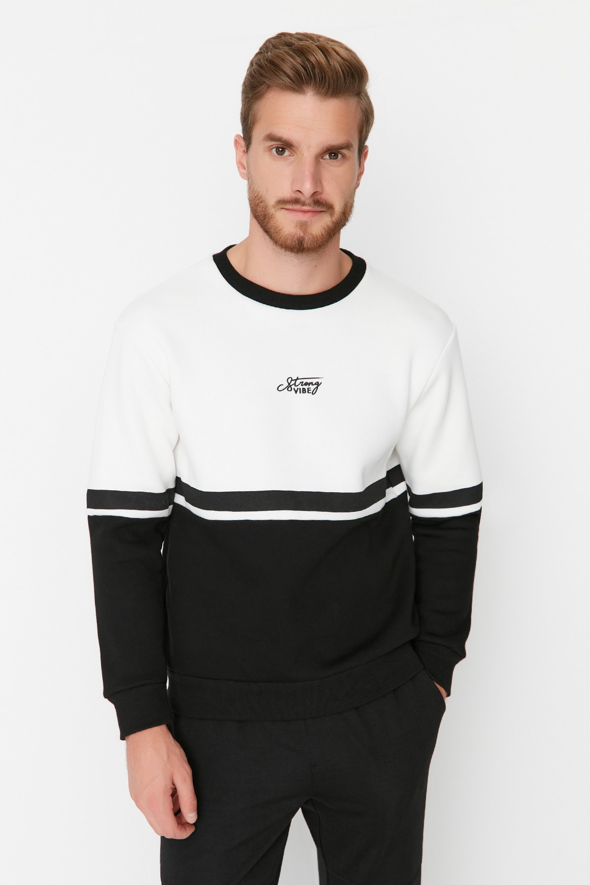 Trendyol Men's Ecru Regular/Real Fit Long Sleeve Crew Neck Printed Paneled Sweatshirt