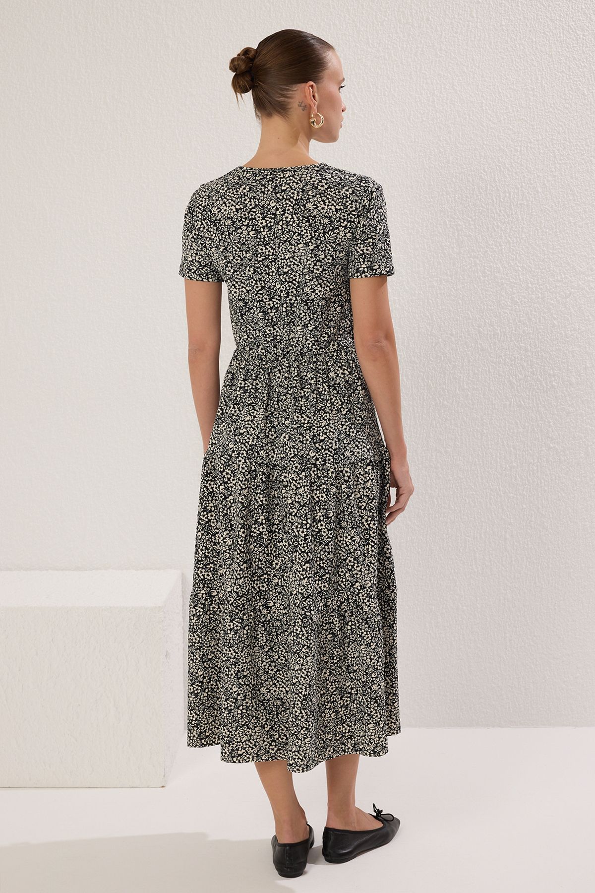 Trendyol Black Floral Floral Double Breasted Skater/Ribbed Flexible Knitted Dress