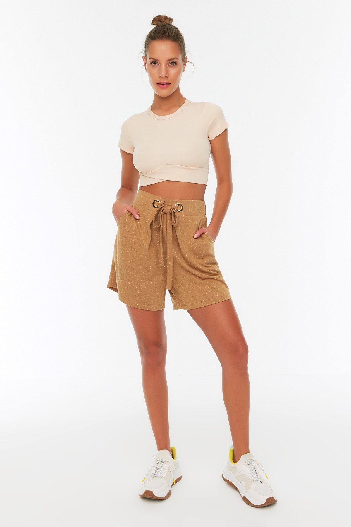 Trendyol Shorts - Braun - High Waist