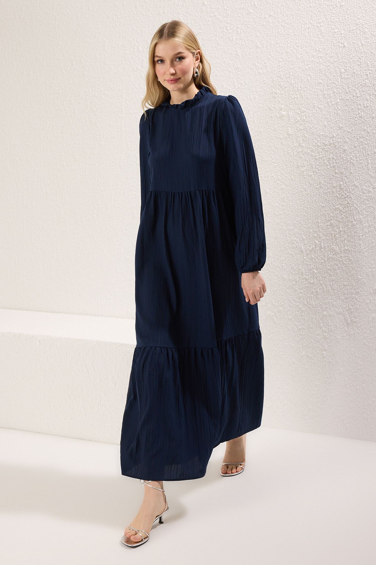 Trendyol bleumarin stand-up guler crinkle wide fit rochie țesută