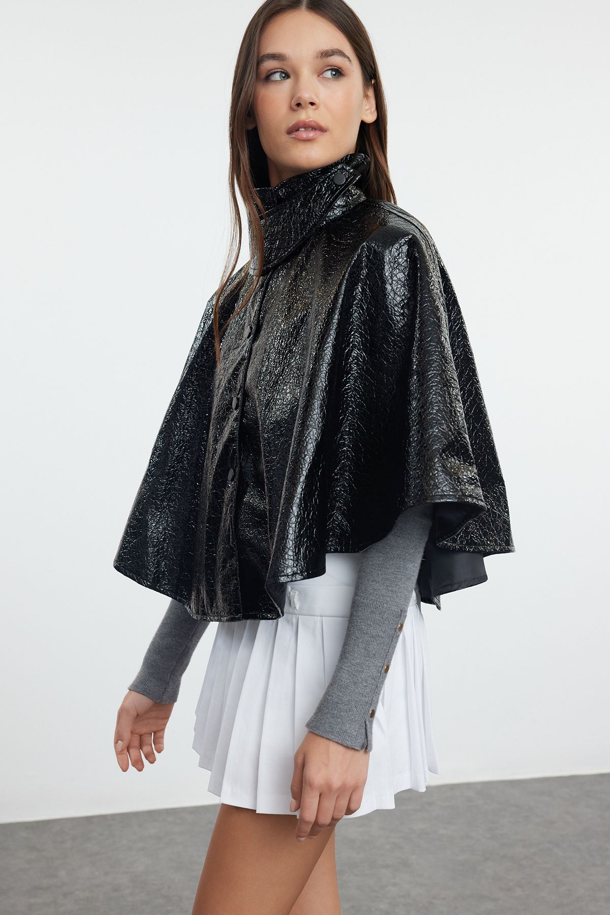 Trendyol Black Oversize Molded Shiny Cape Coat