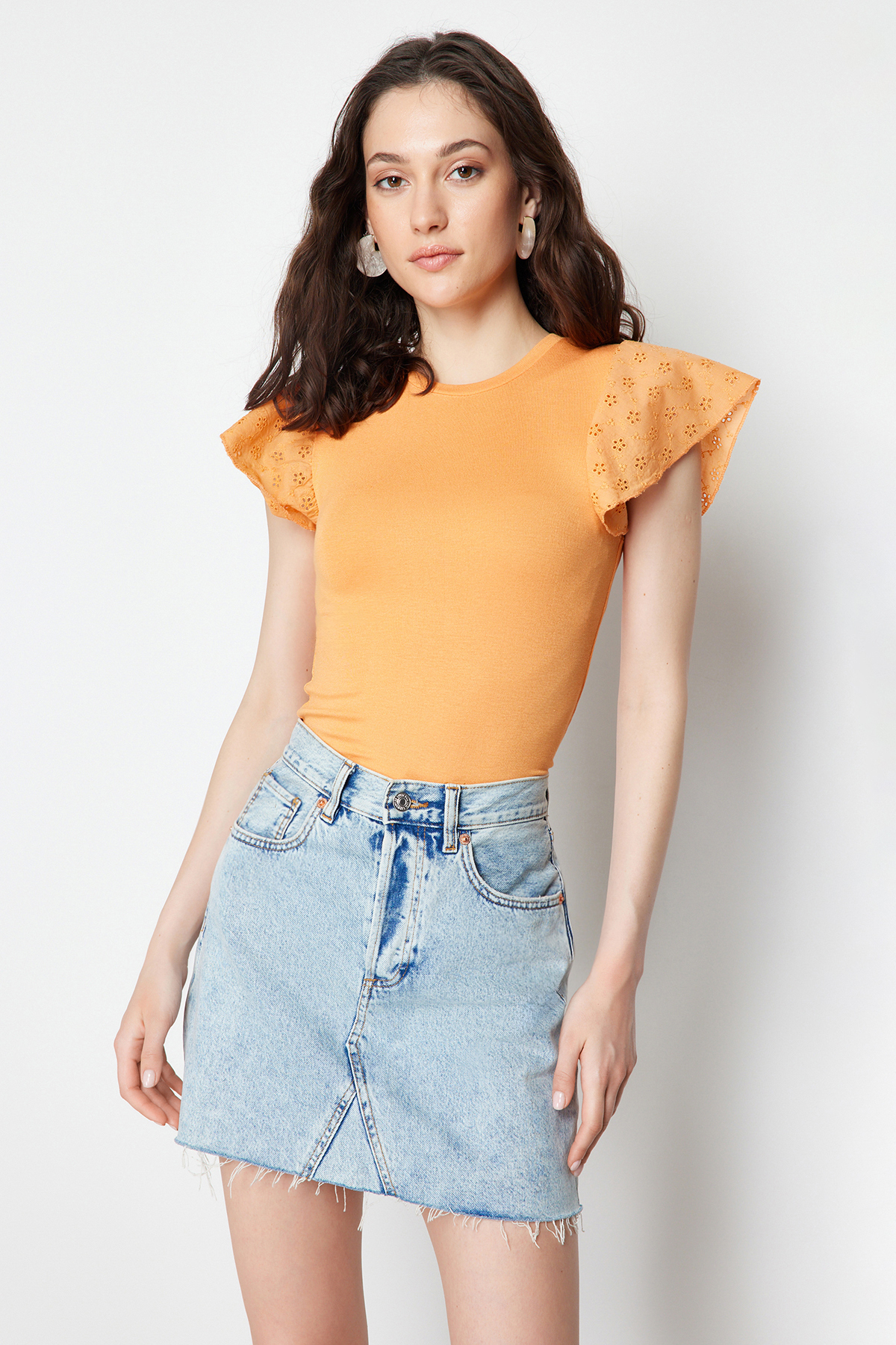Levně Trendyol Orange Embroidered Fitted Viscose/Soft Fabric Stretch Knitted Blouse