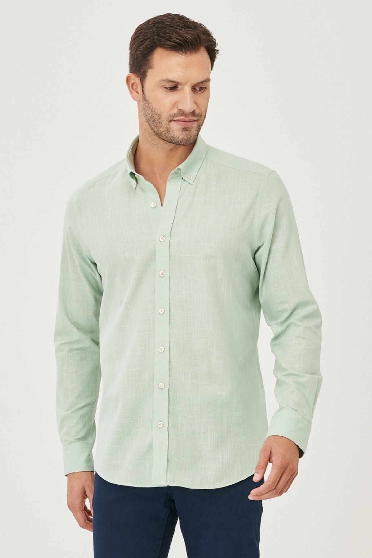 Levně AC&Co / Altınyıldız Classics Men's A.mint Tailored Slim Fit Buttoned Collar Linen Look 100% Cotton Flamed Shirt