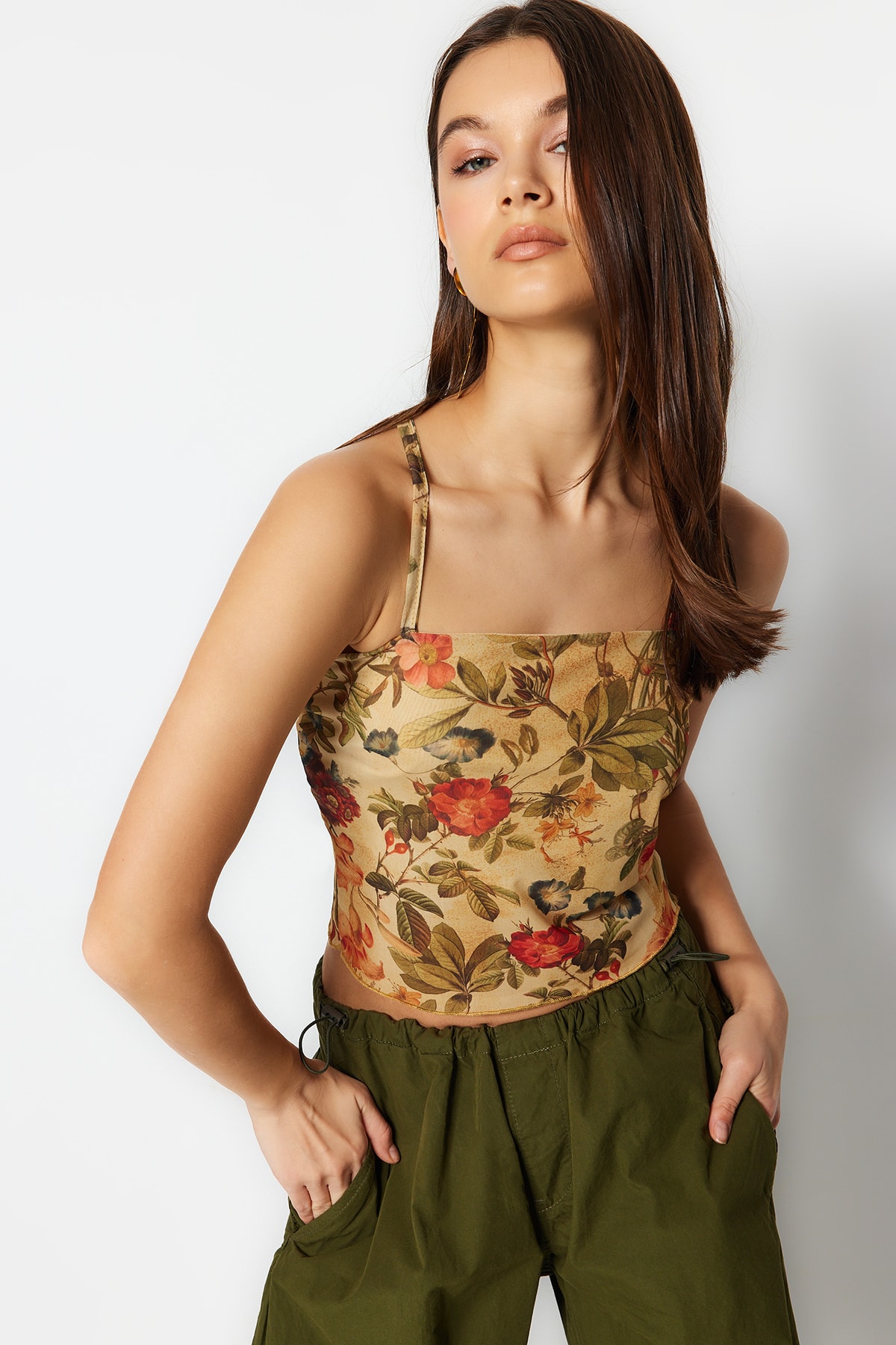 Levně Trendyol Multi-Colored Floral Print Fitted/Sleezy Tulle Knit Blouse with Straps and Crop lining