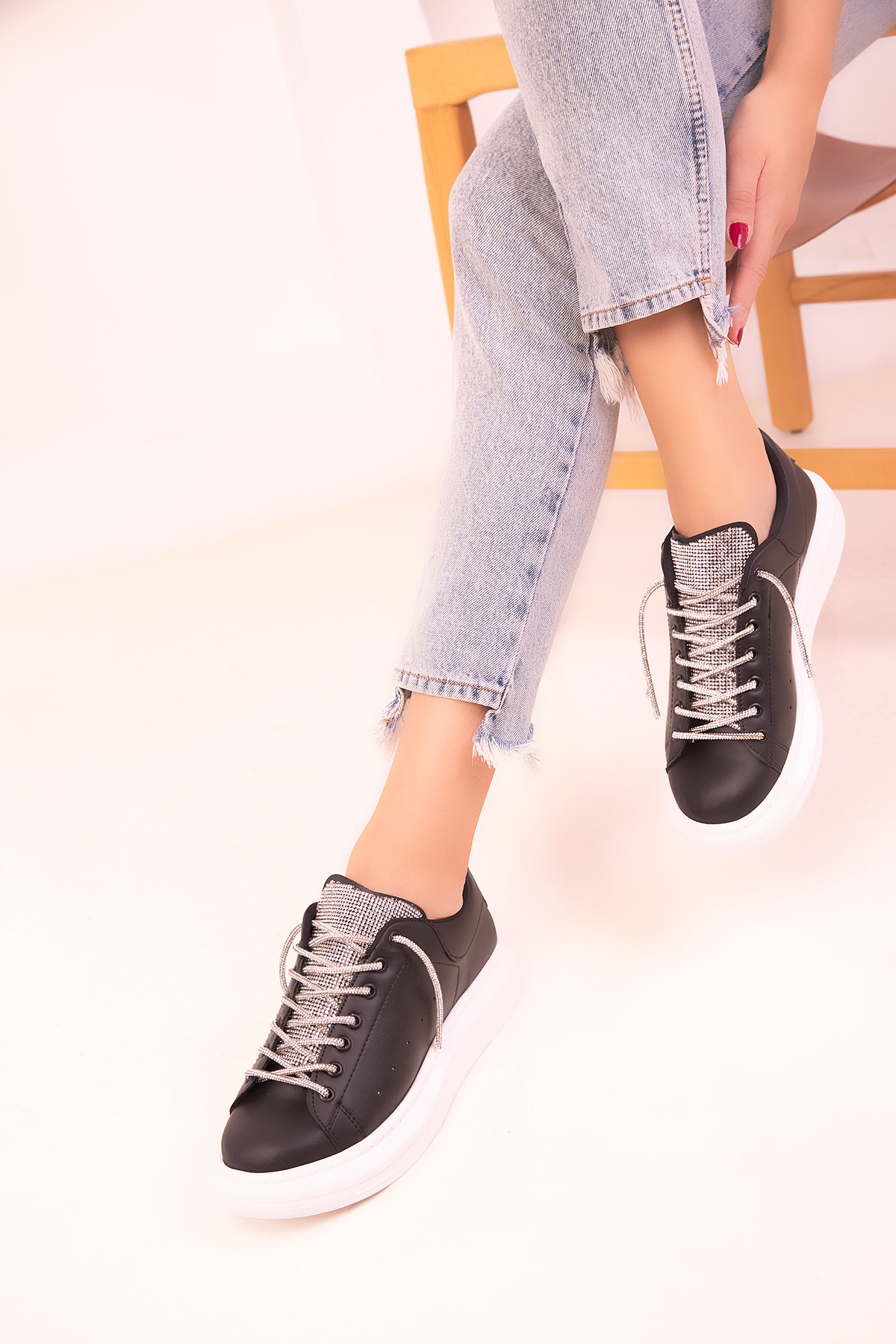 Adidași Soho Black pentru femei 18365