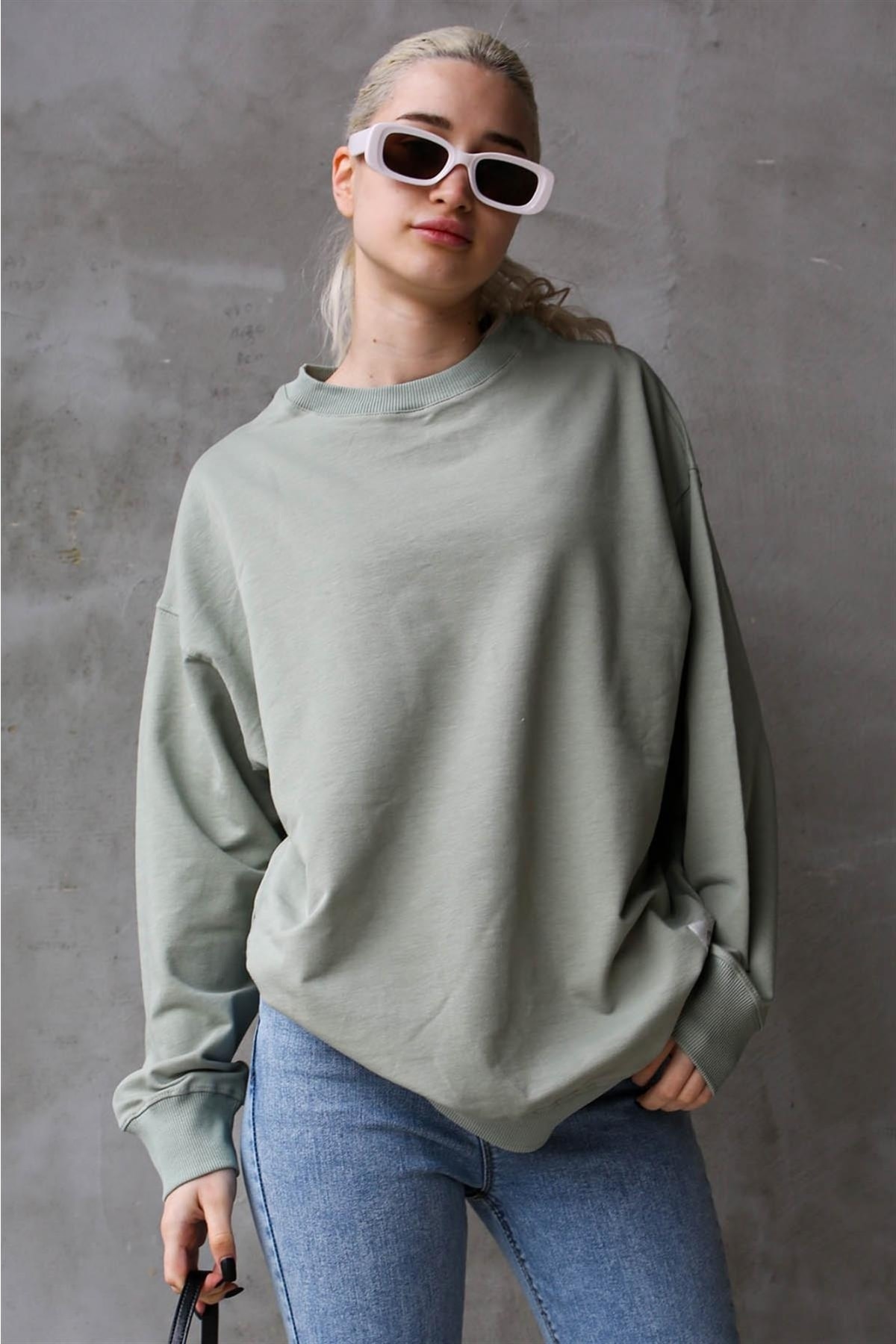 Levně Madmext Mint Green Basic Oversized Womens Sweatshirt