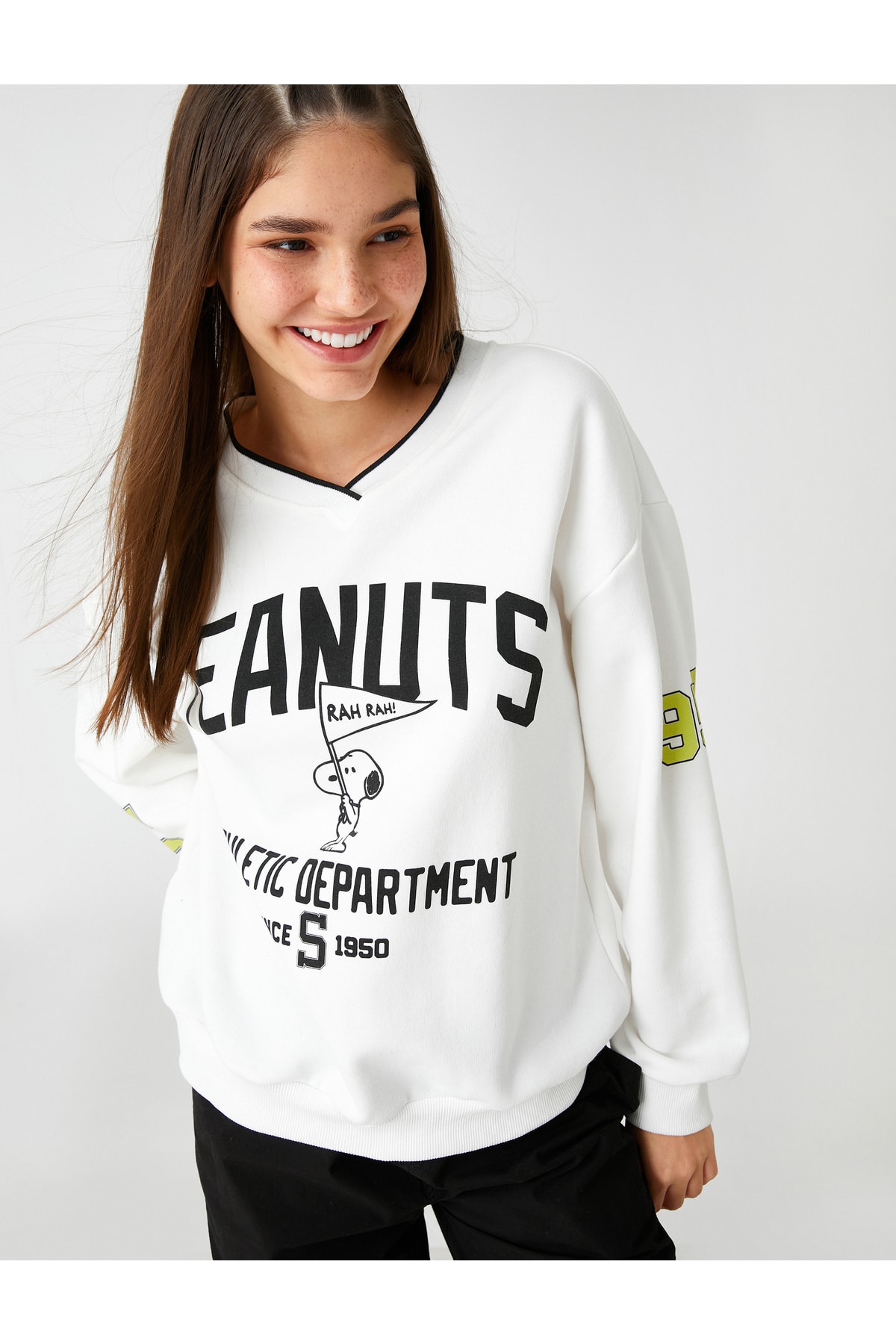 Levně Koton Snoopy Licensed Sweatshirt Oversize V Neck Long Sleeve