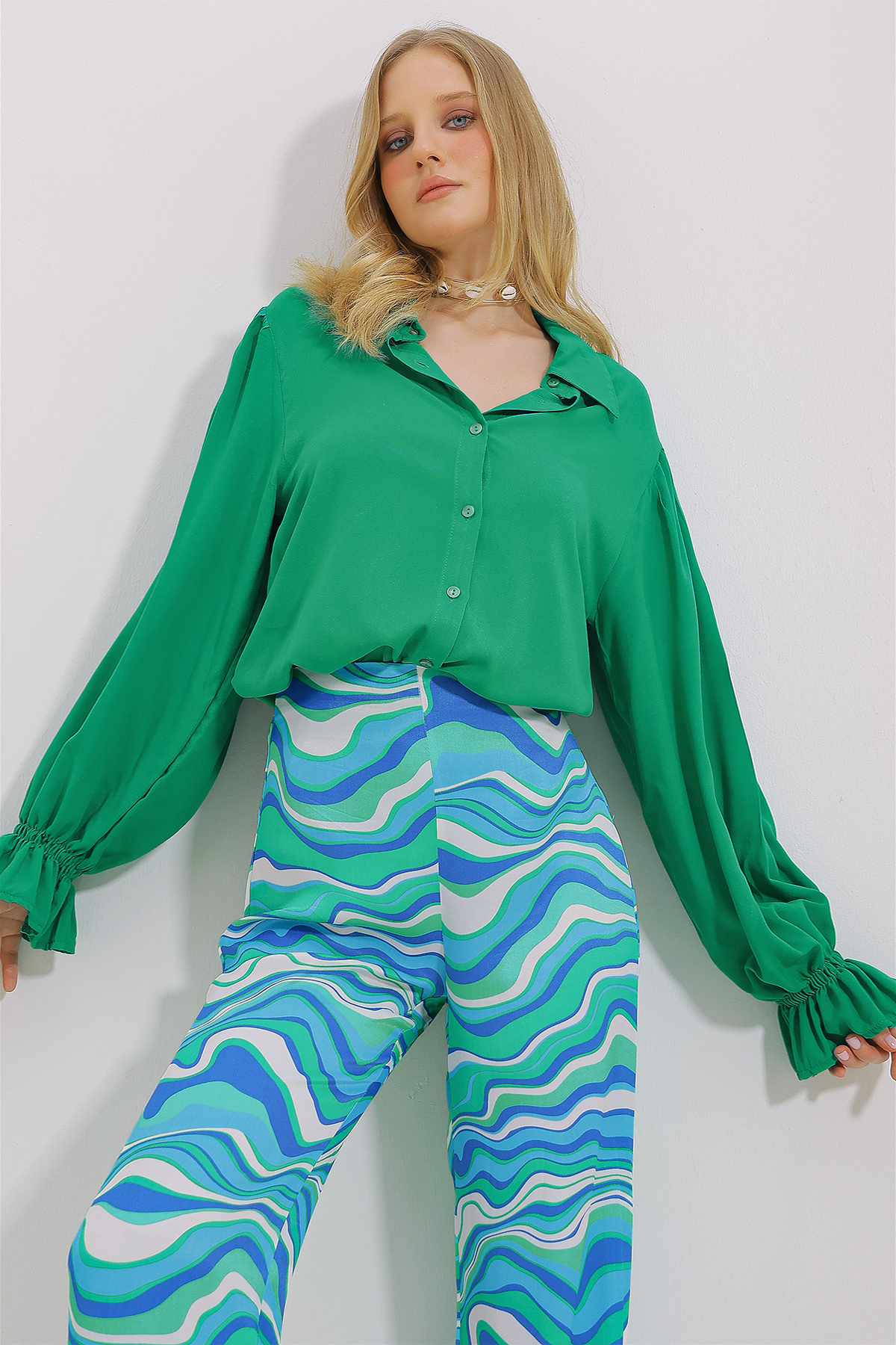 Trend Alaçatı Stili Women's Green Flounce Sleeve Viscon Woven Shirt