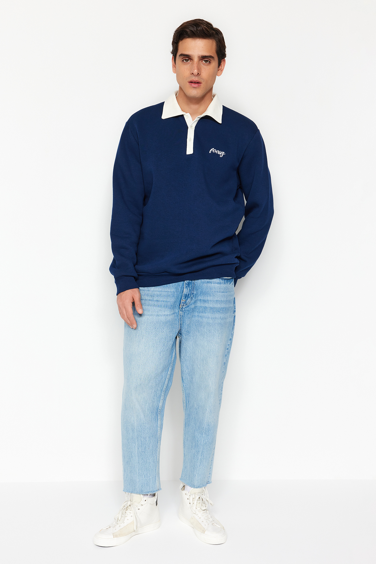 Levně Trendyol Navy Regular/Regular Fit Polo Neck Embroidered Fleece Inside Cotton Sweatshirt