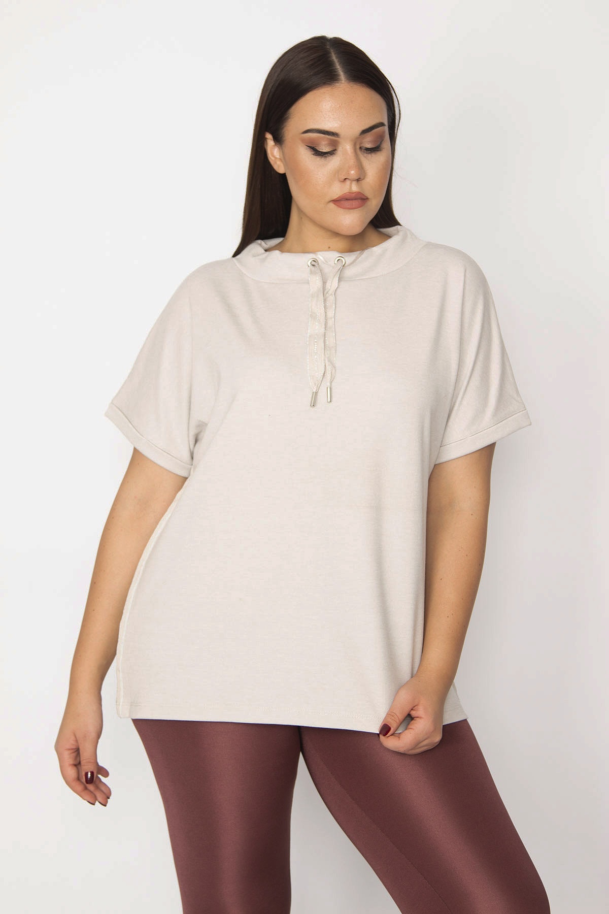 Levně Şans Women's Plus Size Tunic with Stone Collar, Eyelet, Lace Detailed, Glitter Stripe on the Sides, Double Sleeves