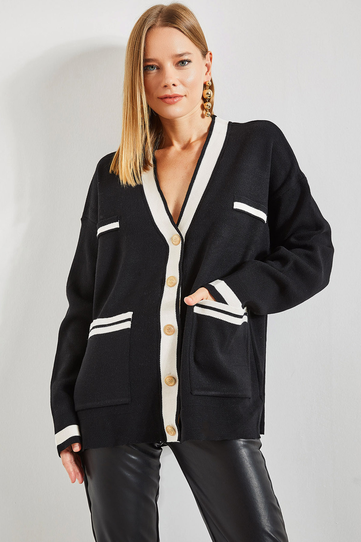 Bianco Lucci Women's Double Pocket Striped Buttoned Oversize Cardigan