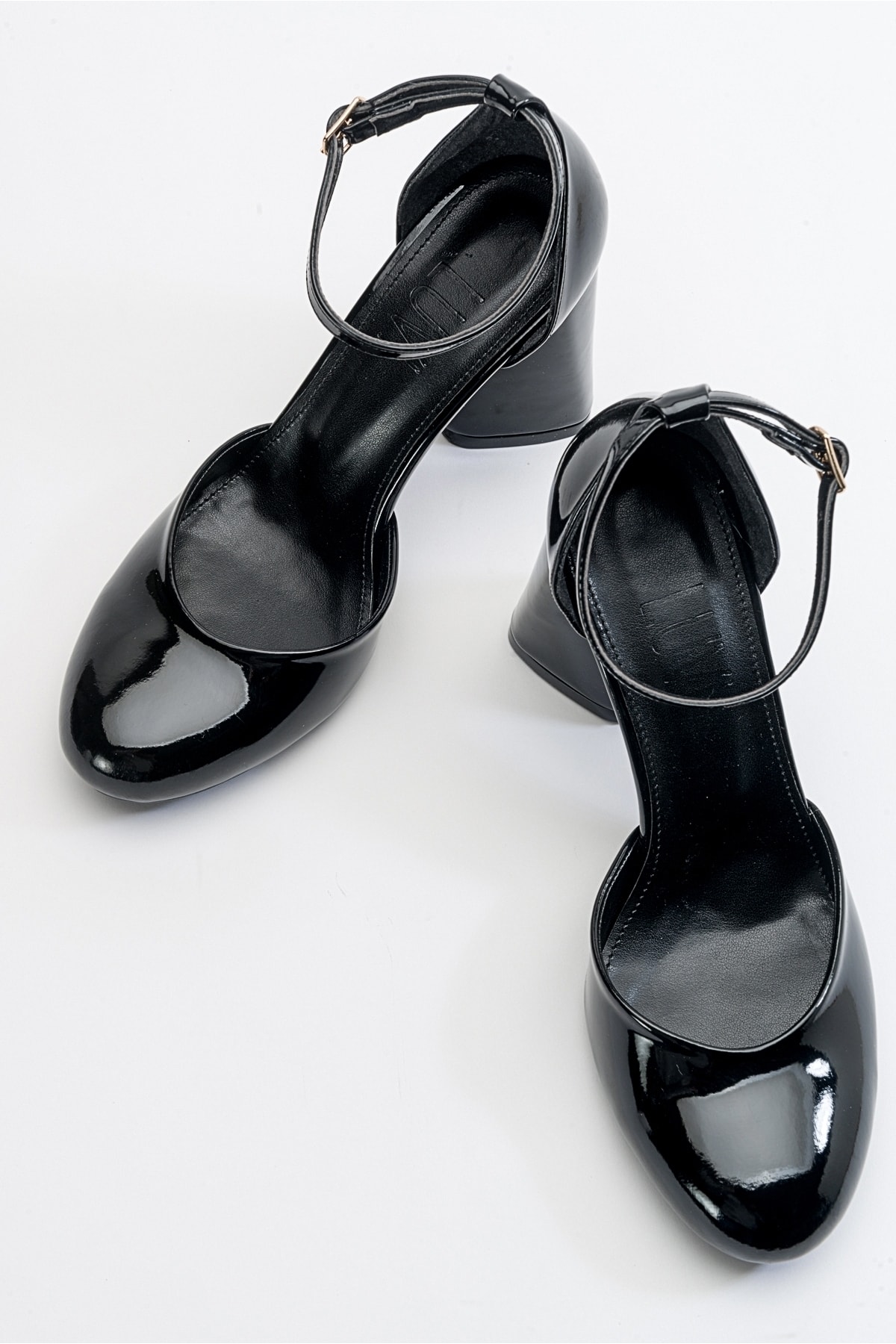 Pantofi cu toc negri din piele lăcuită LuviShoes Oslo