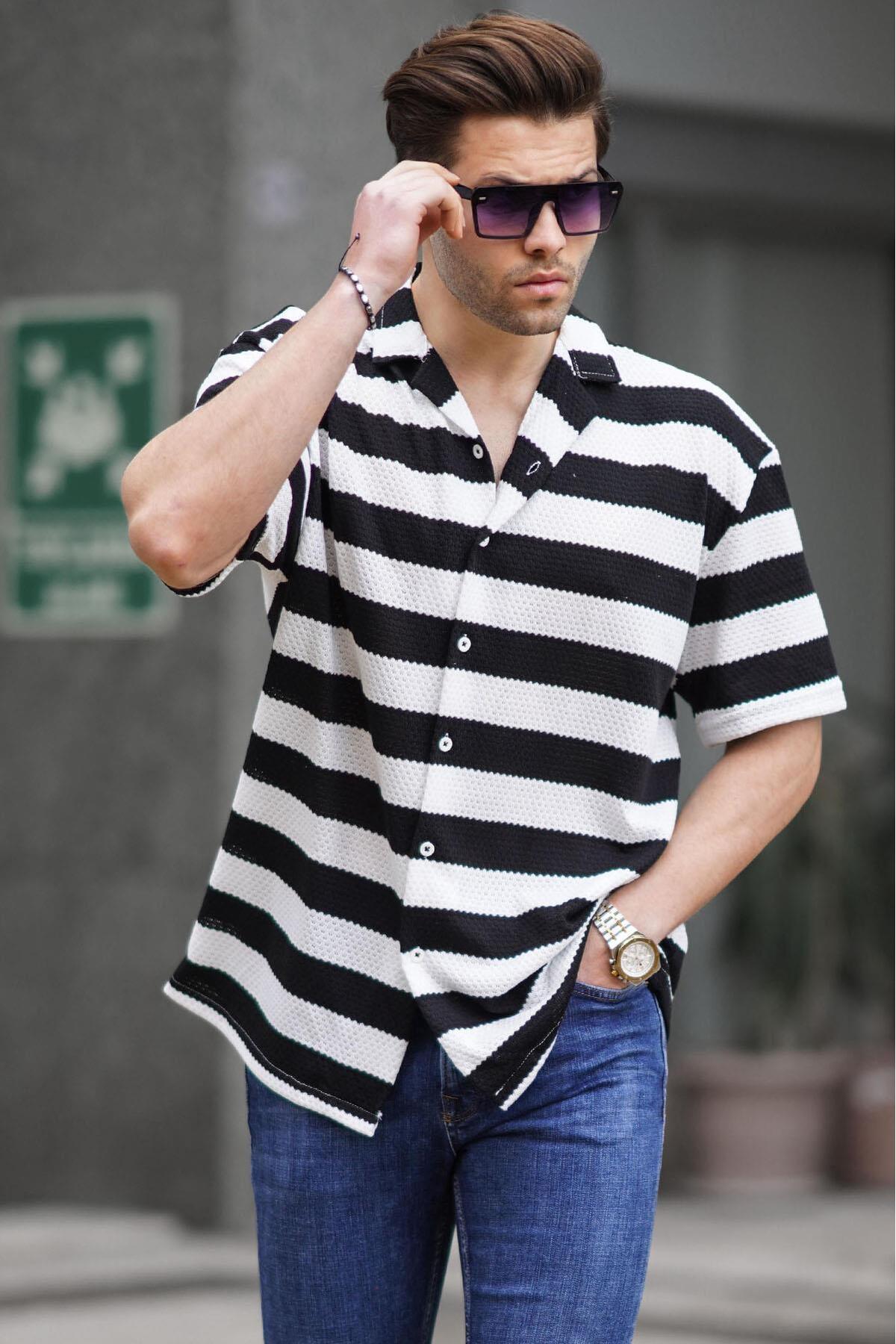 Levně Madmext Men's Black Striped Short Sleeve Shirt 6730