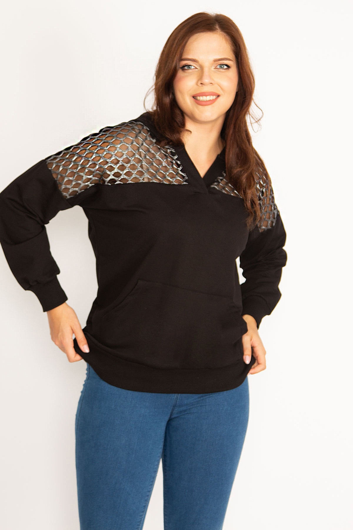 Levně Şans Women's Plus Size Black Robe Lacquered Mesh Mesh Hooded Sweatshirt