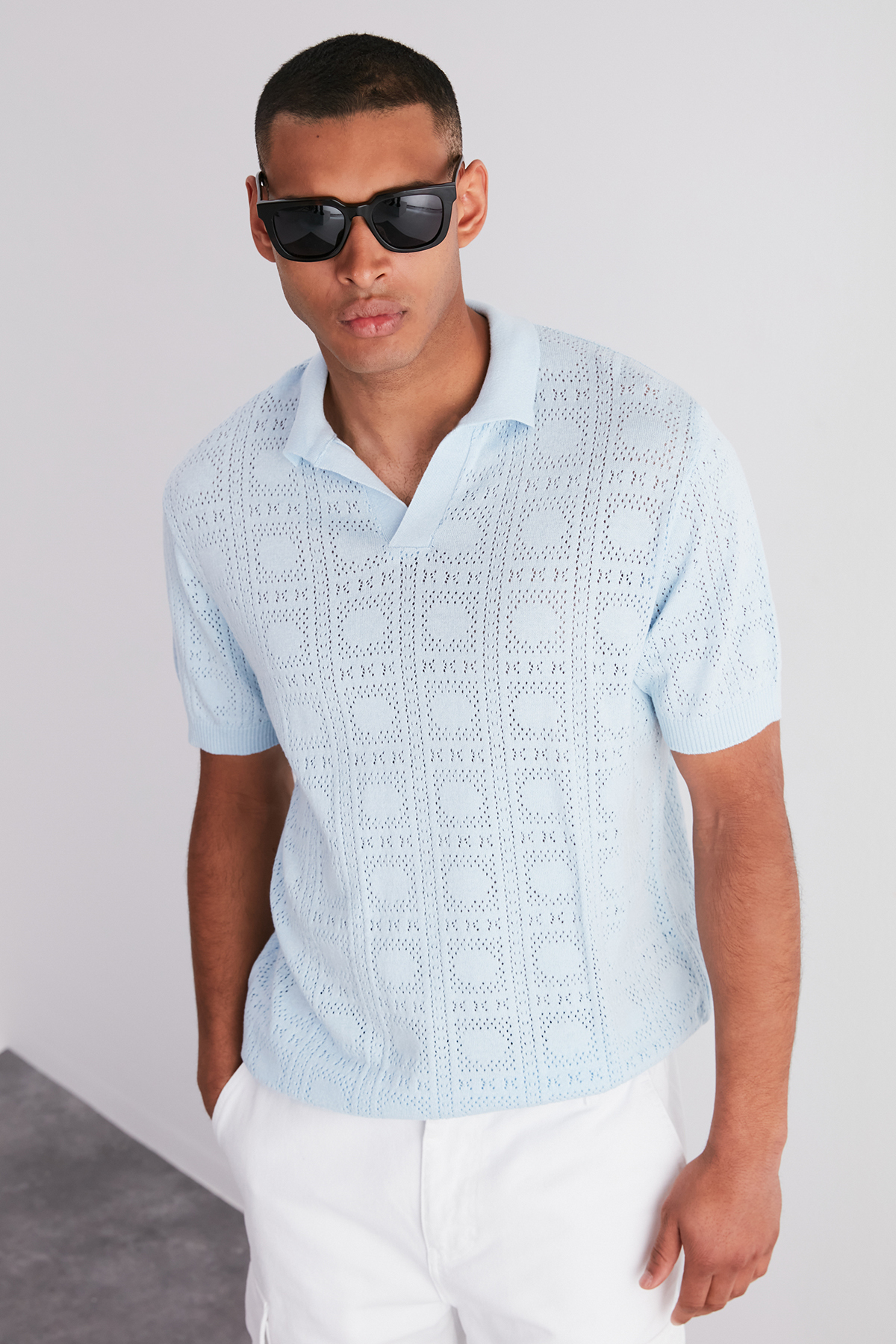 Levně Trendyol Light Blue Regular Fit Openwork Knitwear Polo Neck T-Shirt