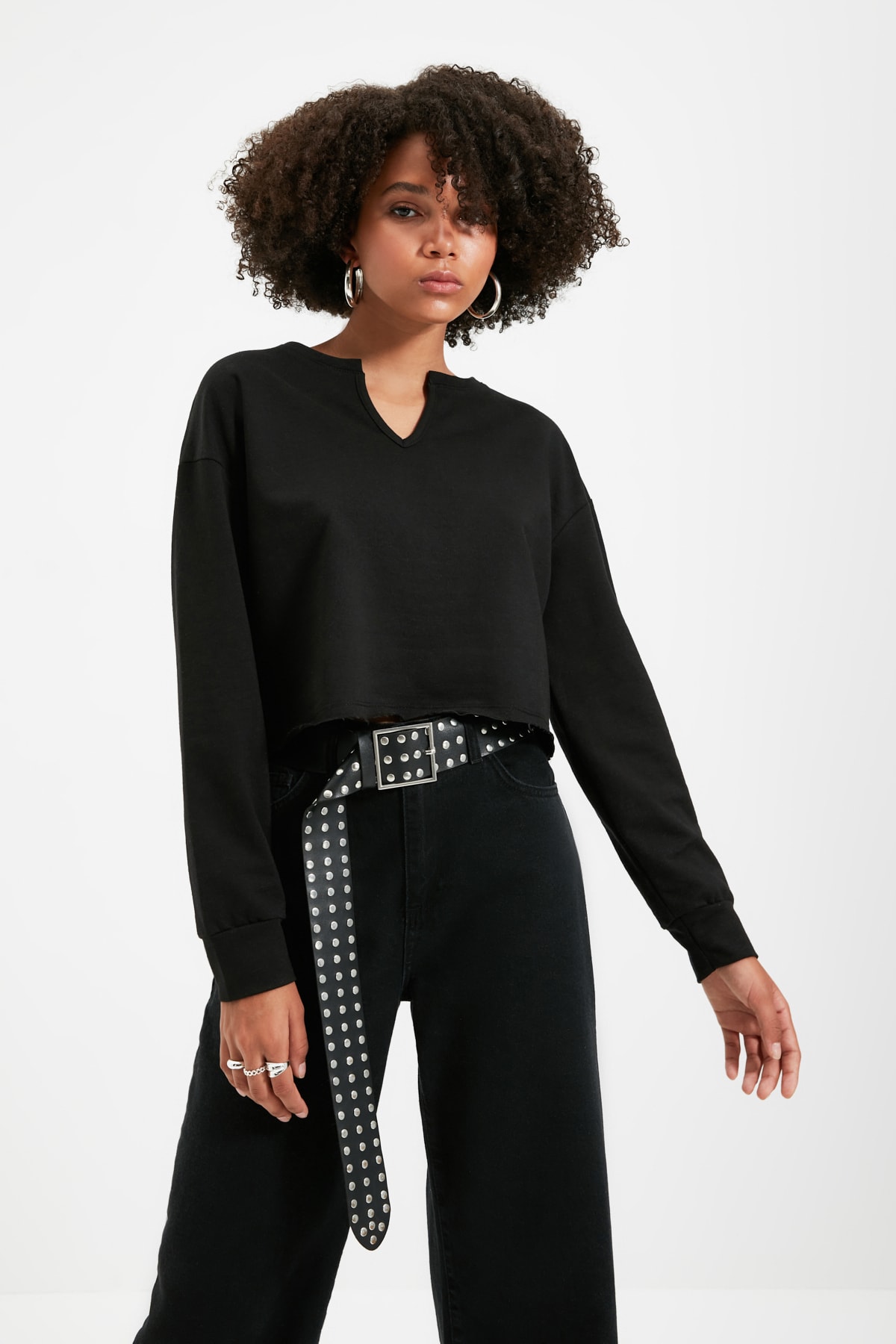 Trendyol Black V-Neck Crop Knit Slim Sweatshirt