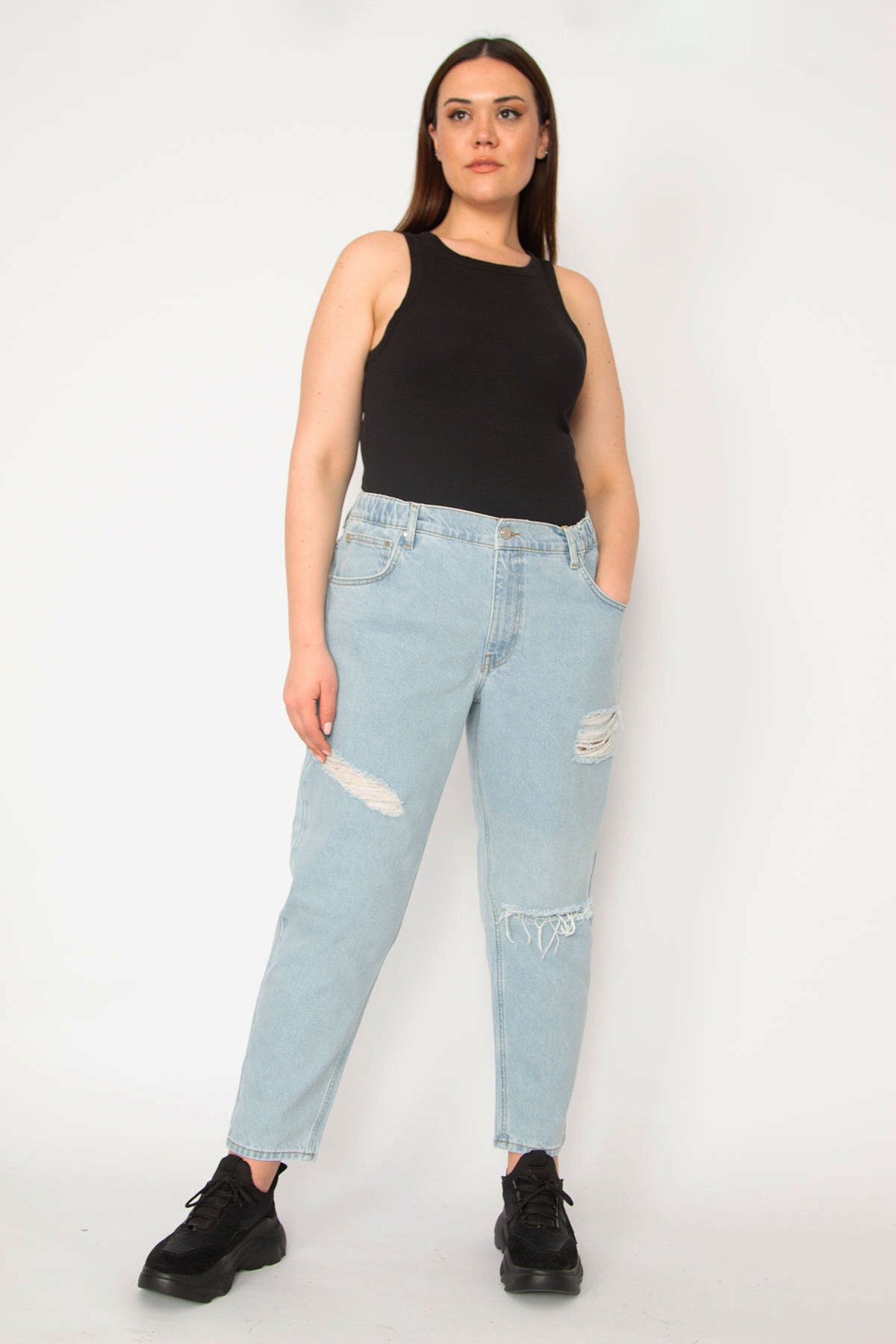 Levně Şans Women's Plus Size Blue Ripped Detailed Side Belt Elastic 5 Pocket Jean Pants