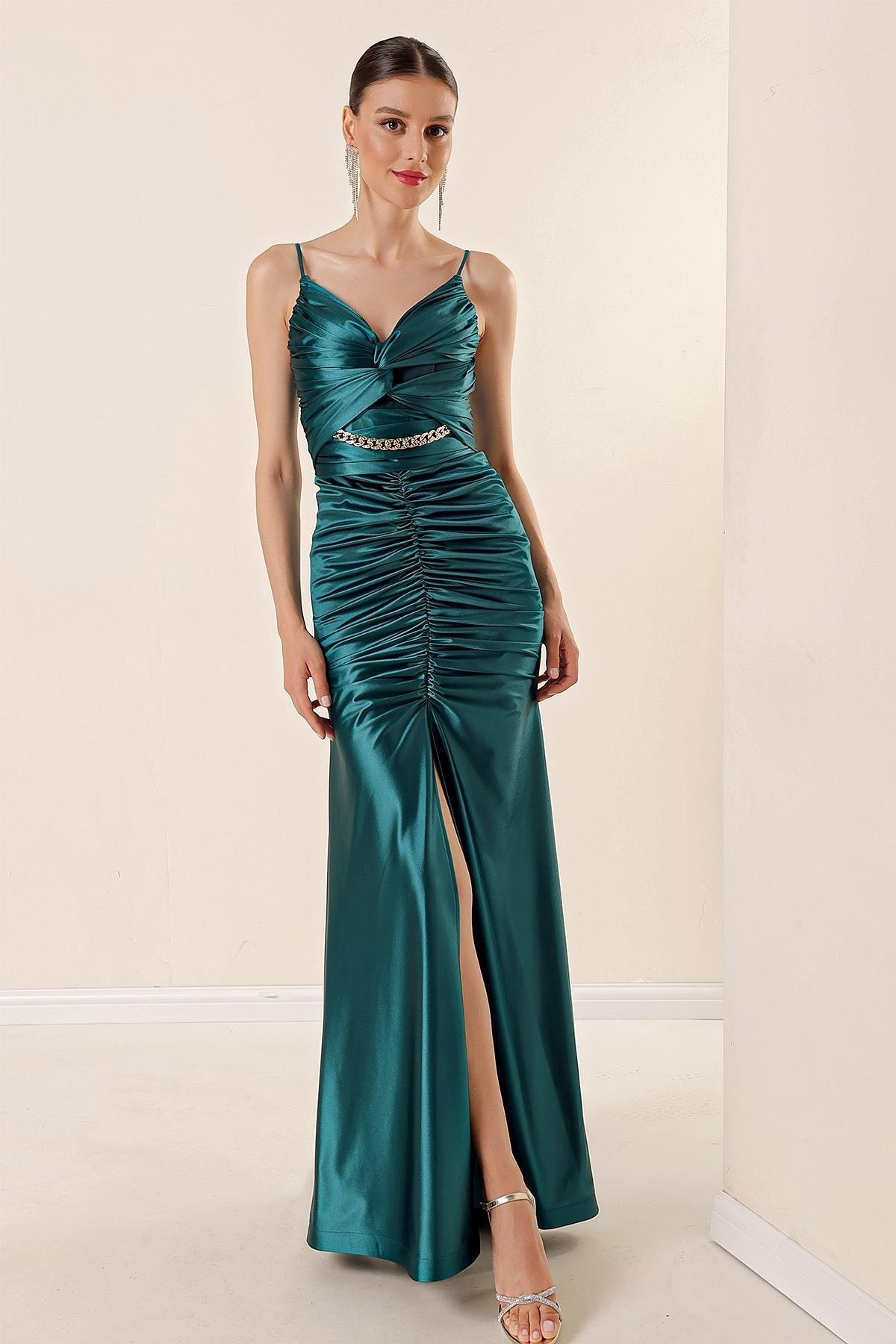Levně By Saygı Rope Strap Front Draped Chain Accessory Lined Satin Long Dress Emerald