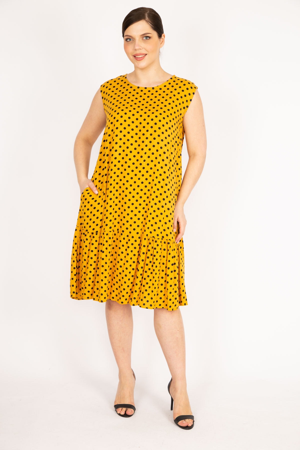 Levně Şans Women's Yellow Plus Size Point Pattern Woven Viscose Fabric Layered Dress