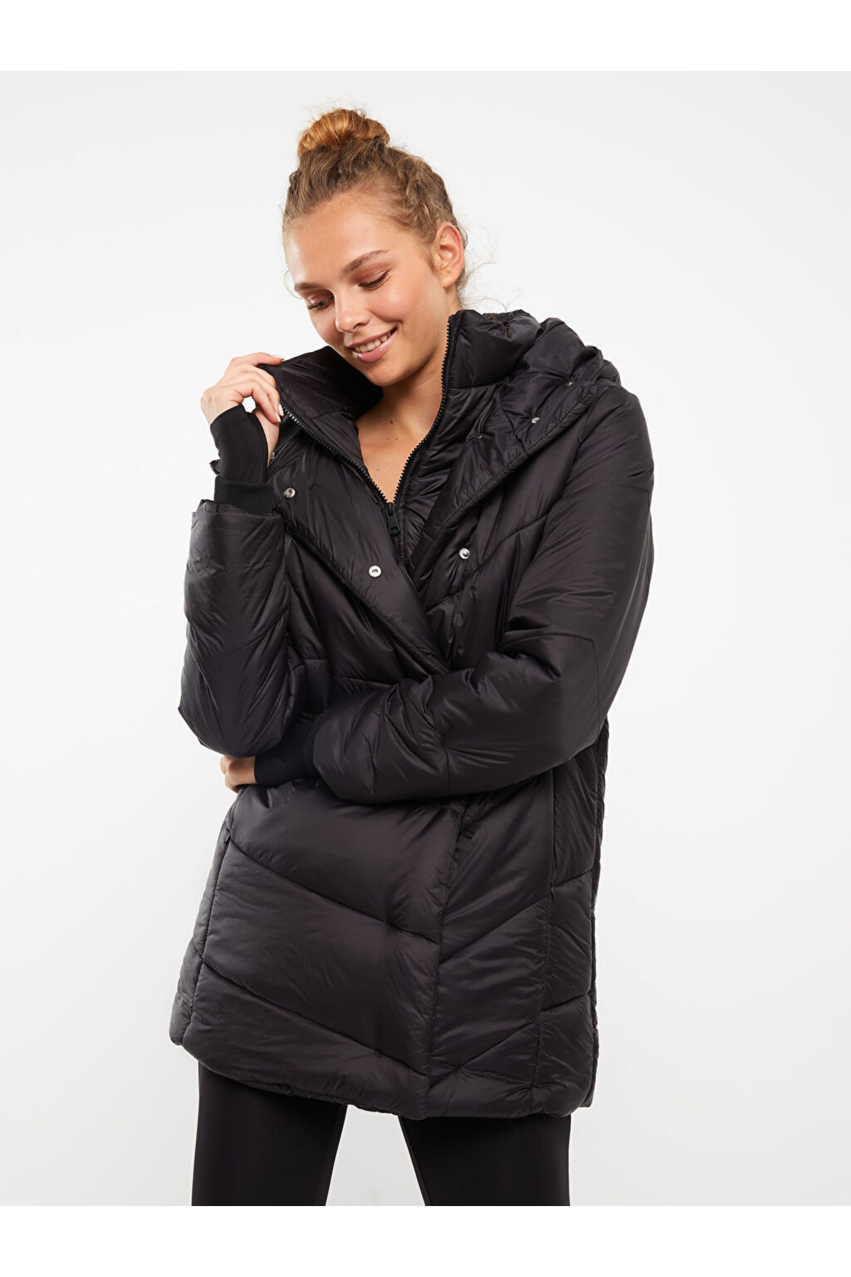 Levně LC Waikiki Women's Straight Long Sleeve Down Jacket with a Hooded