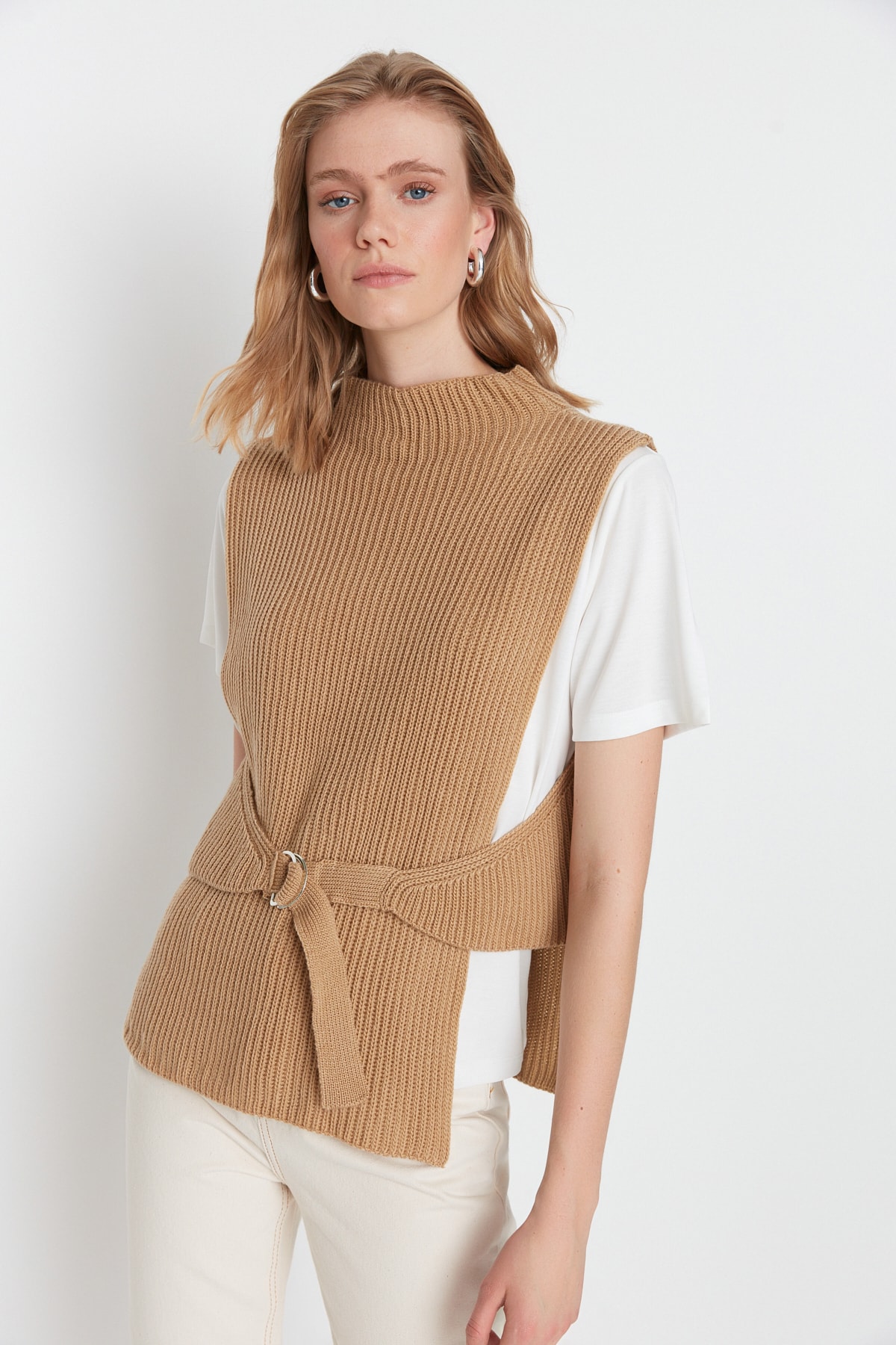 Trendyol Sweater Vest - Brown - Regular fit