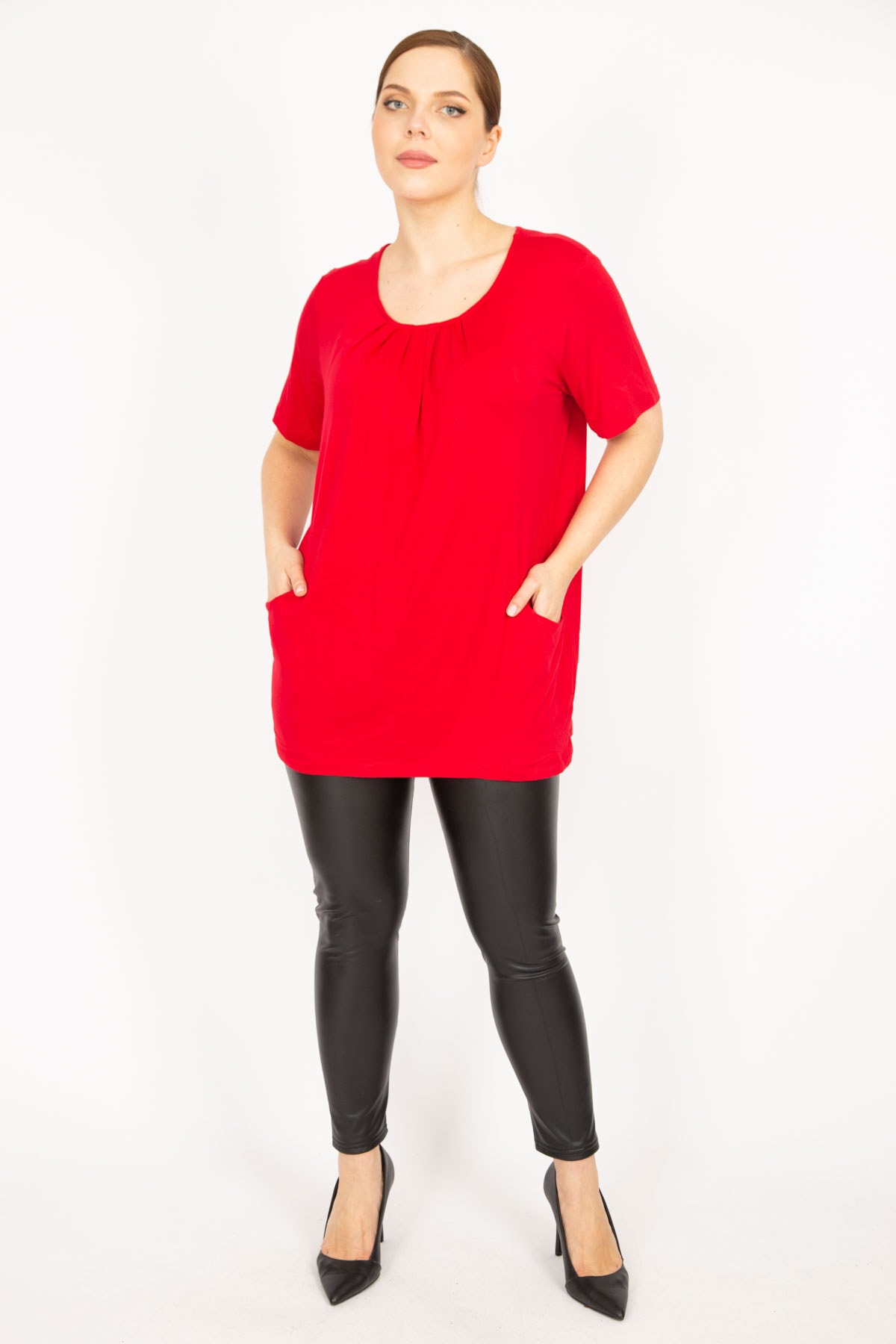 Levně Şans Women's Red Plus Size Collar Drawstring Pocket Tunic