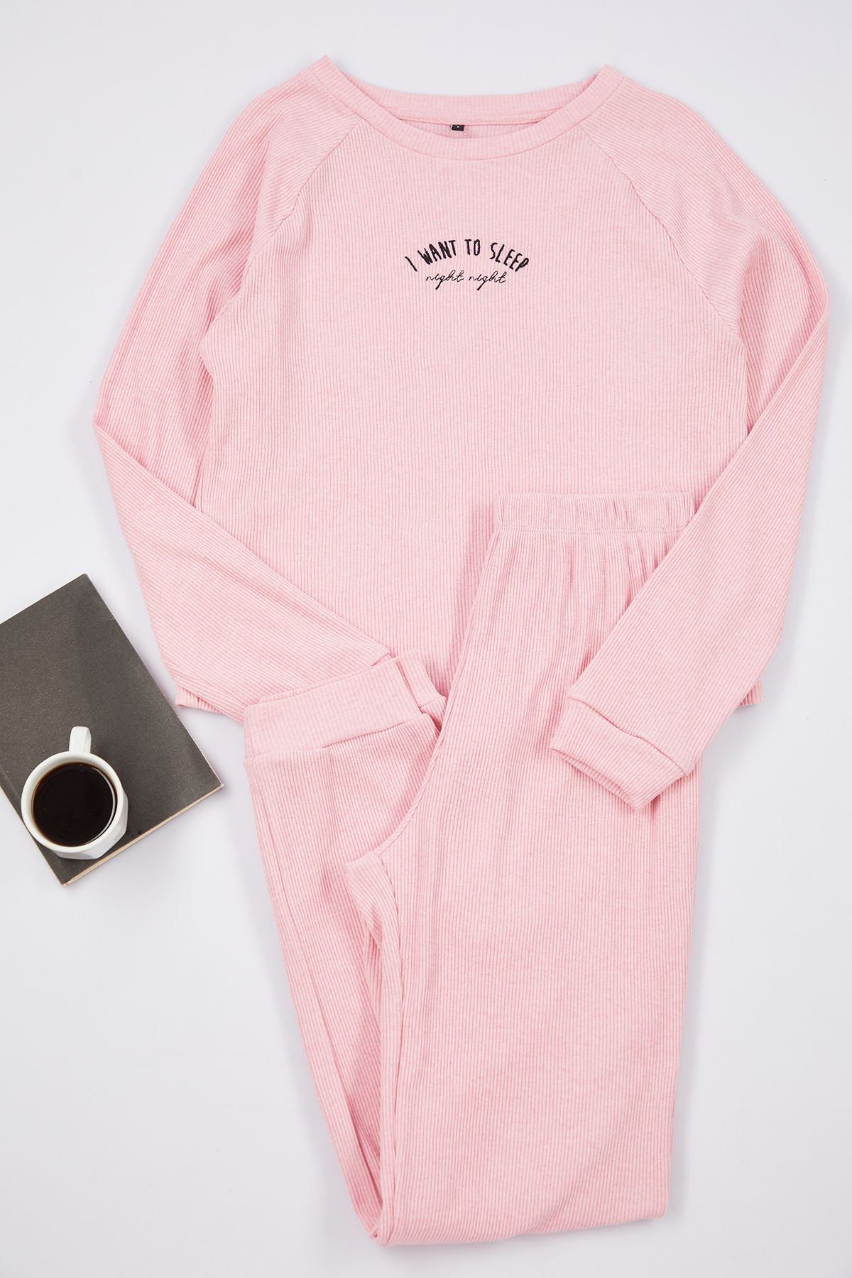 Levně Trendyol Pink Cotton Slogan Embroidered Ribbed Knitted Pajama Set