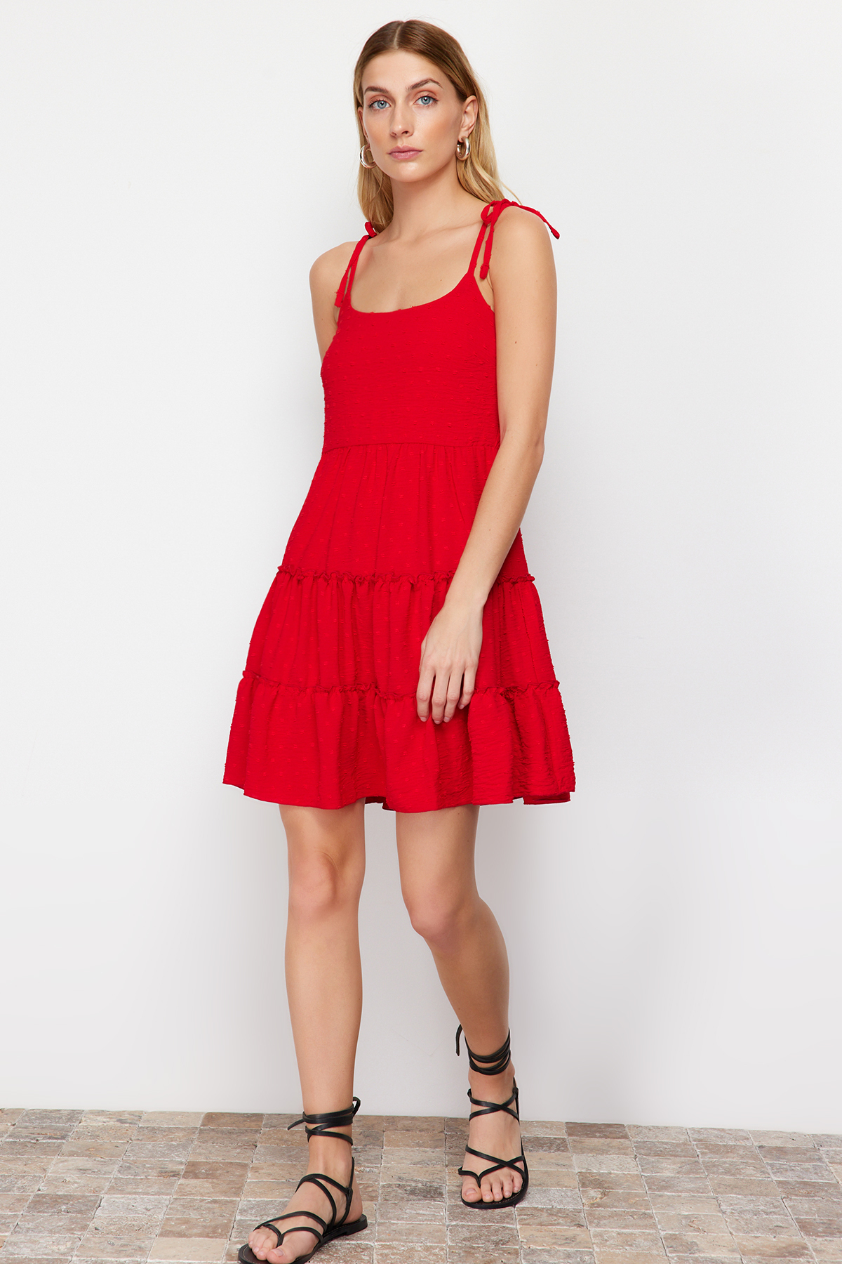Levně Trendyol Red Skirt Flounce Fabric Featured Mini Woven Dress