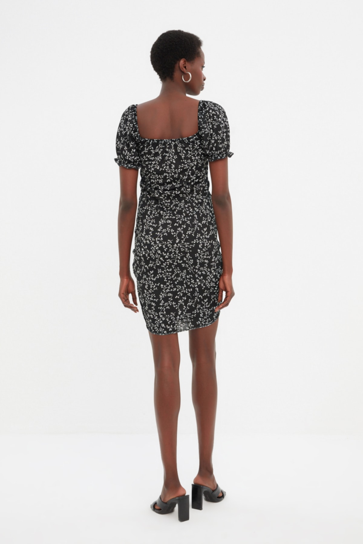 Trendyol Black Printed Sweetheart Neck plisat cu maneca scurta tricotat Mini Rochie