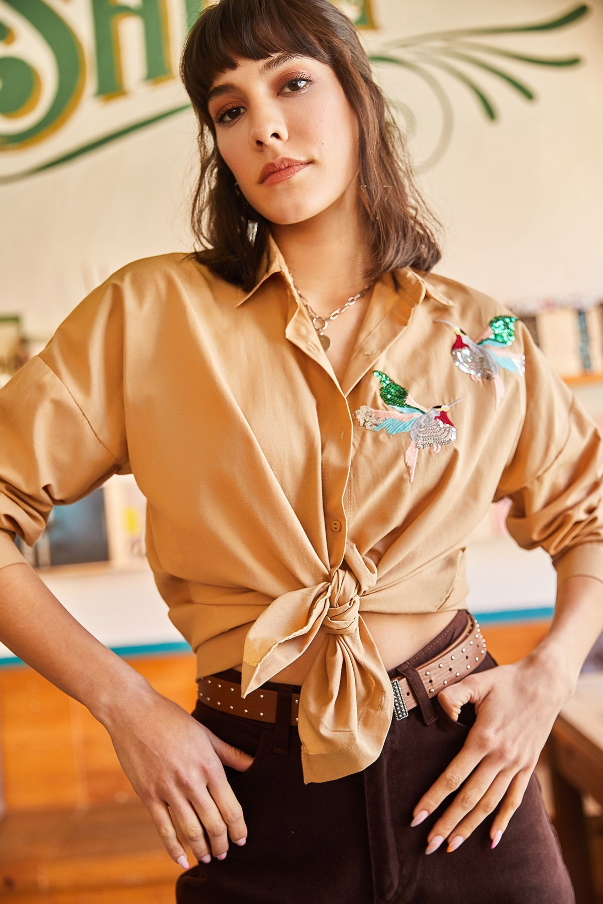 Levně Olalook Women's Camel Bird with Sequin Detail Woven Boyfriend Shirt