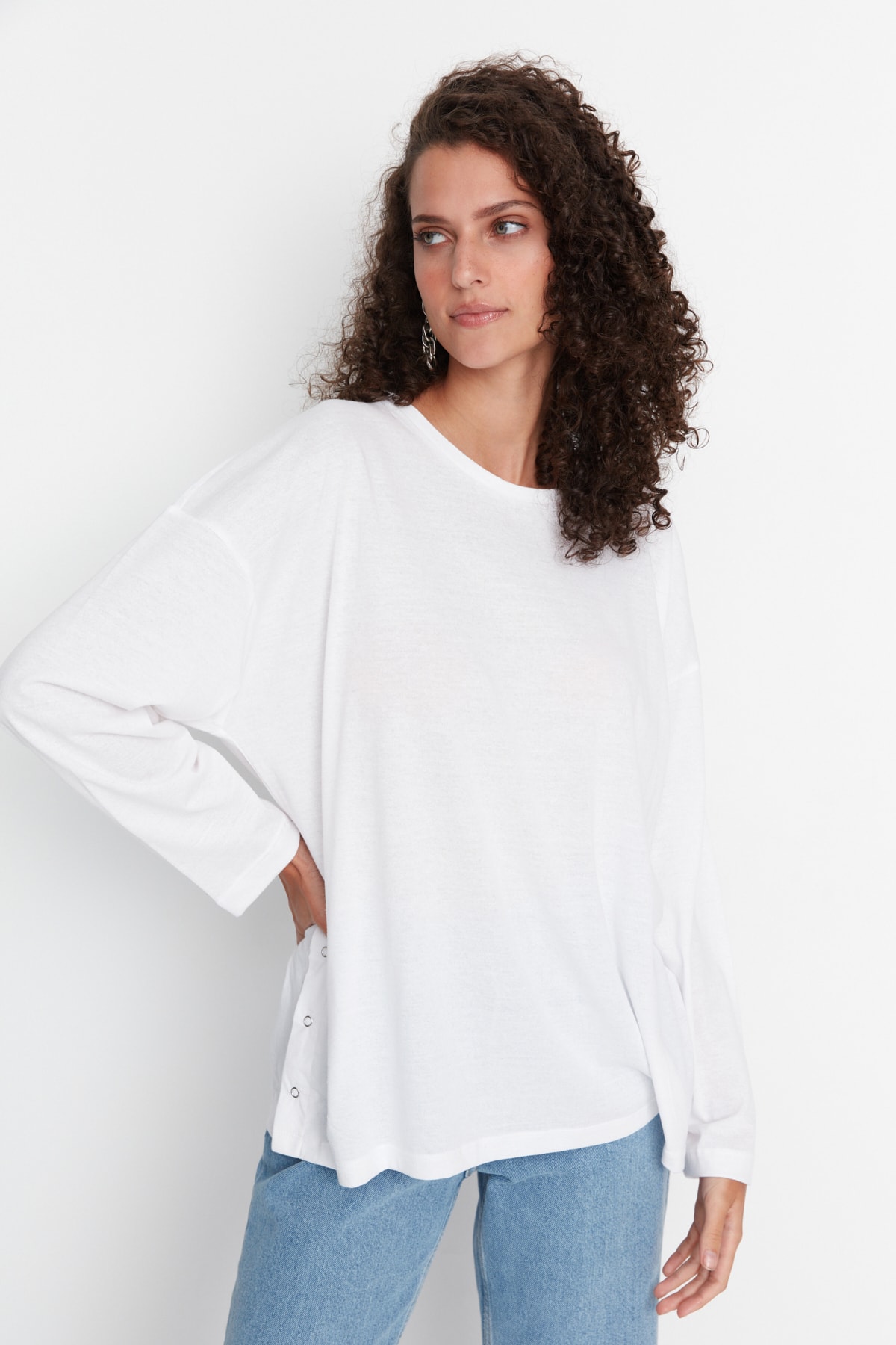 Trendyol White Recycle Snap Detailed Boyfriend Knitted
