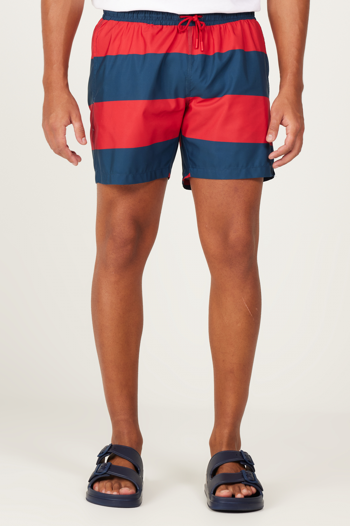 Levně AC&Co / Altınyıldız Classics Men's Red-Navy Blue Standard Fit Casual Patterned Swimwear Marine Shorts.