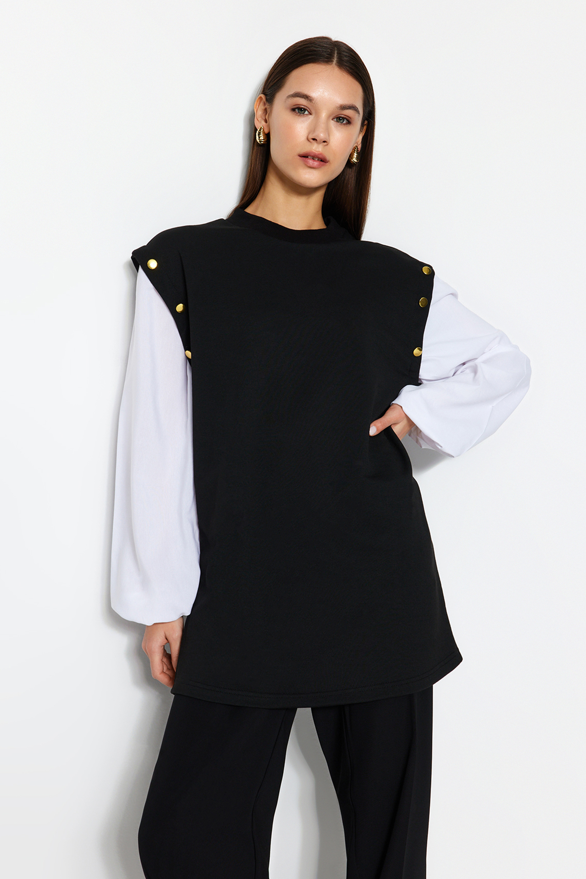 Levně Trendyol Black Button Detailed Shirt Sleeve Knitted Tunic