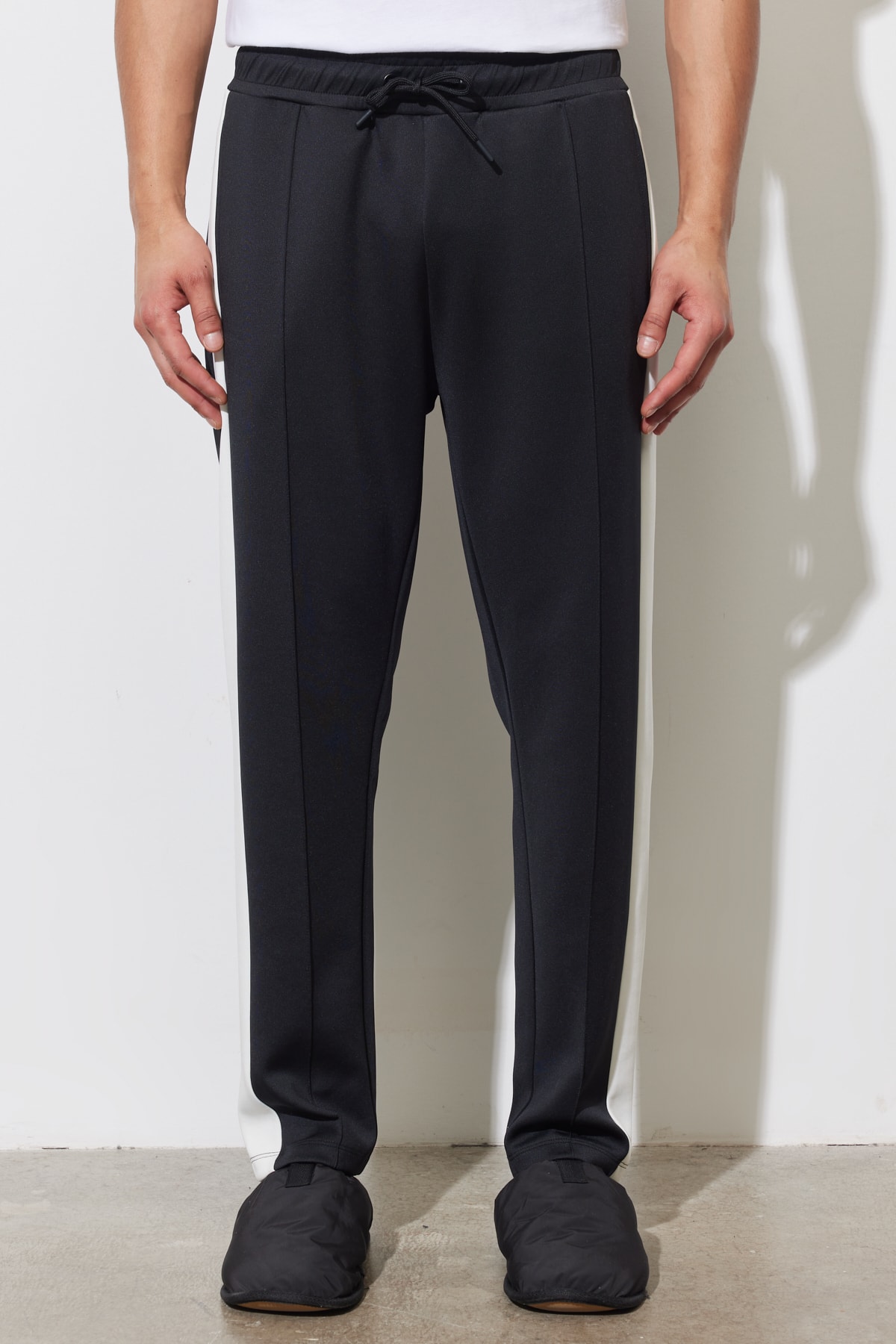 AC&Co / Altınyıldız Classics Men's Black Standard Fit Normal Cut Pocket Cotton Comfort Sweatpants