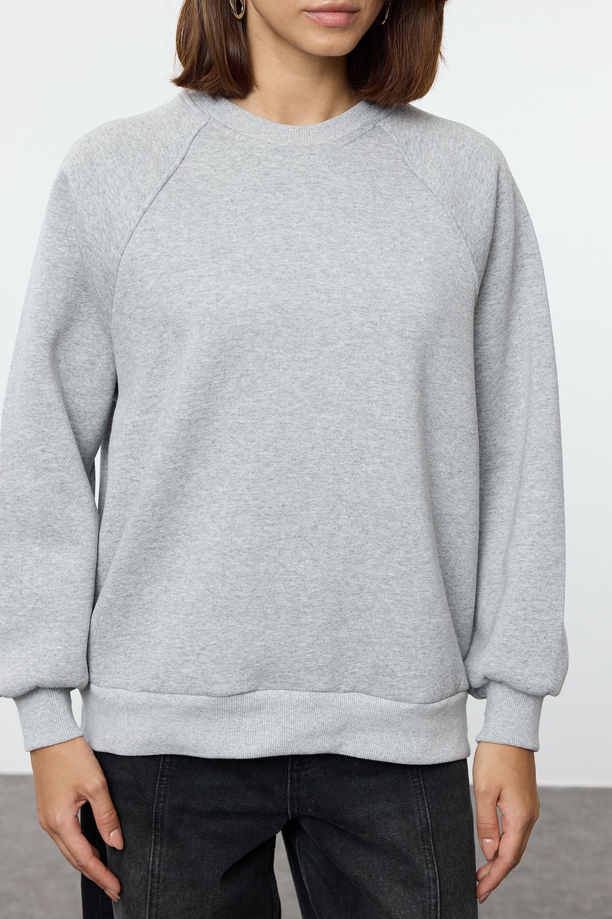 Trendyol Gray Melange Relaxed/Comfortable Fit Basic Raglan Sleeve Crew Neck Knitted Sweatshirt