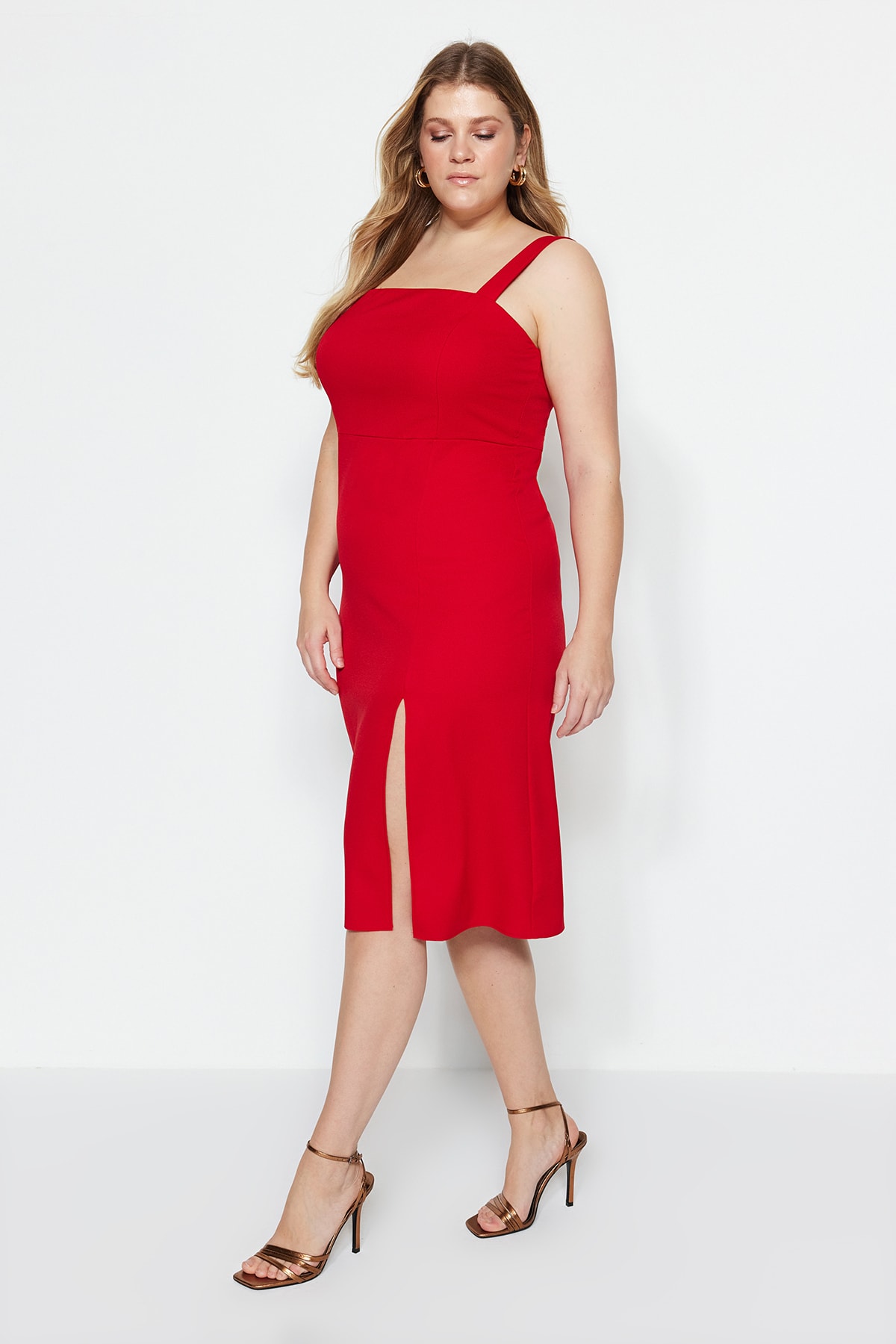 Levně Trendyol Curve červené tkané šaty s rozparkem
